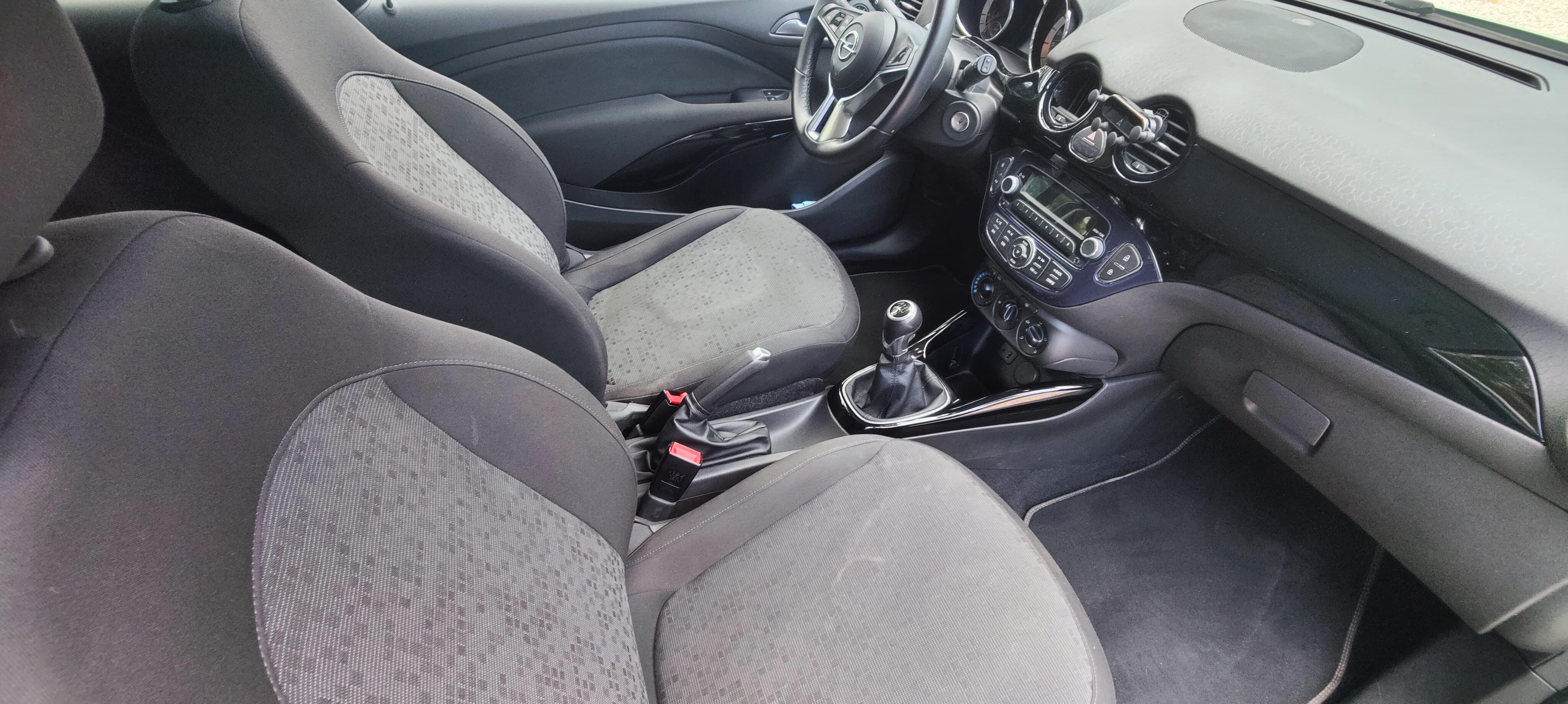 Opel Adam avec Entrée audio / iPod