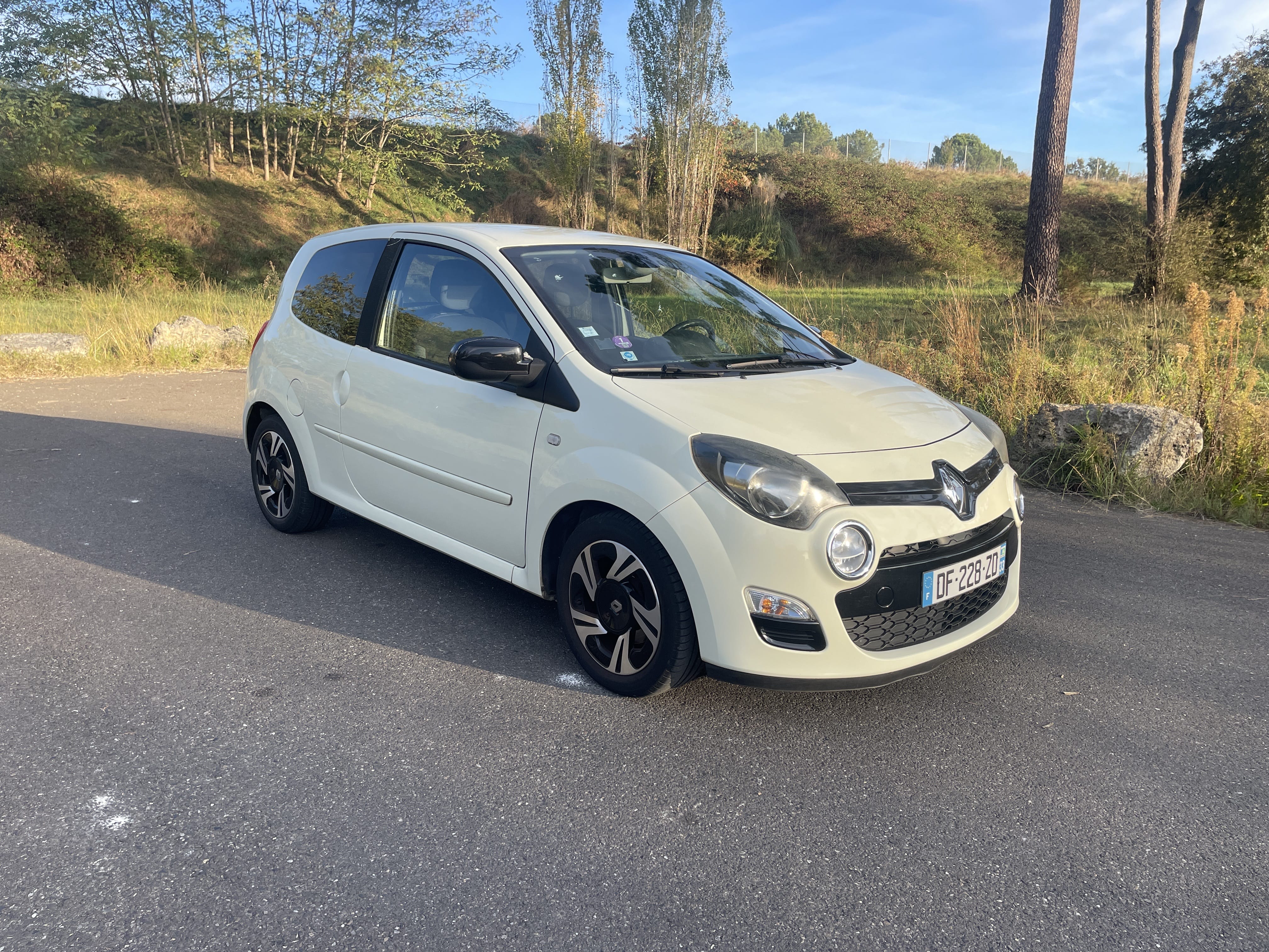 Renault Twingo II 1.2 essence 75 ch à Pessac & aéroport Bordeaux (réf BF228), 2014, Essence 98