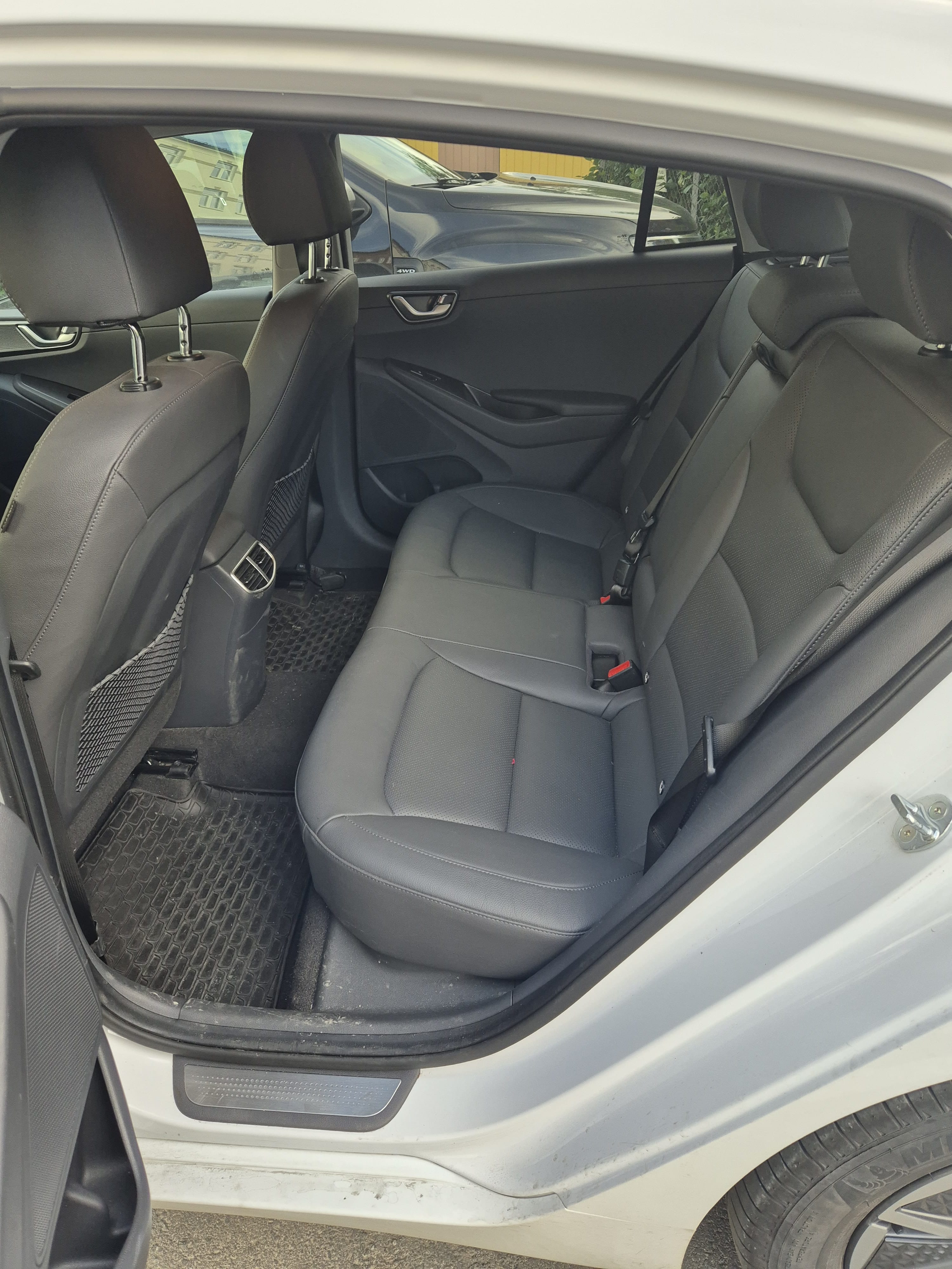 Hyundai Ioniq Electric med Lydinngang