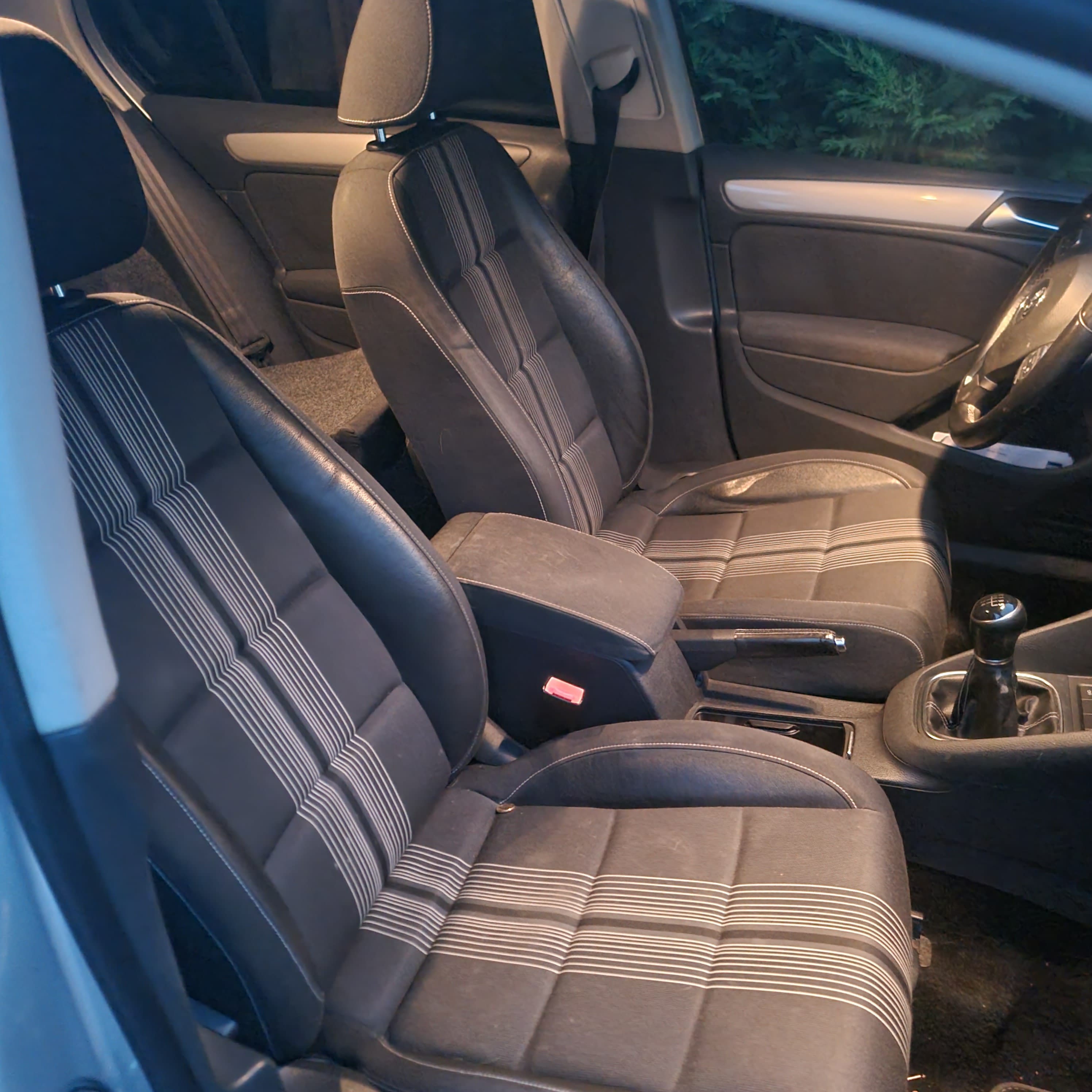 Volkswagen Golf avec Siège bébé