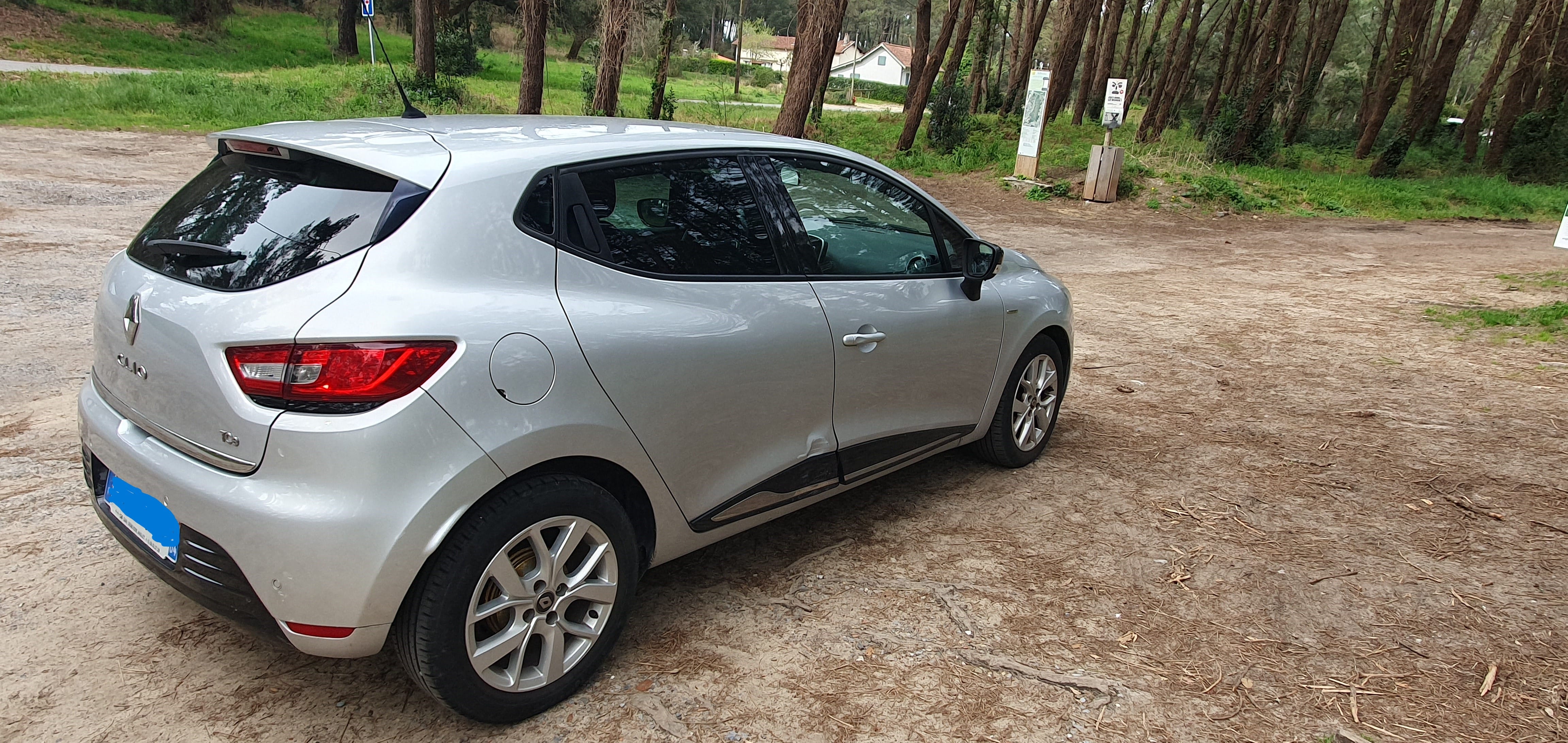 Renault Clio avec GPS