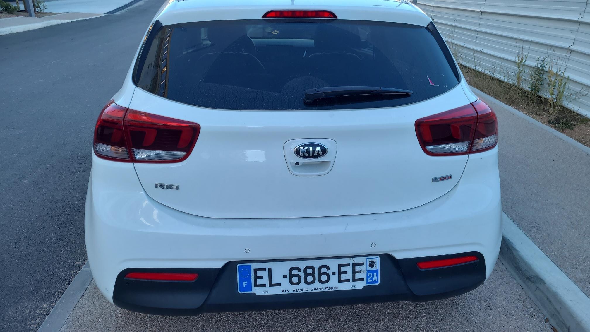 Kia Rio with Cruise control