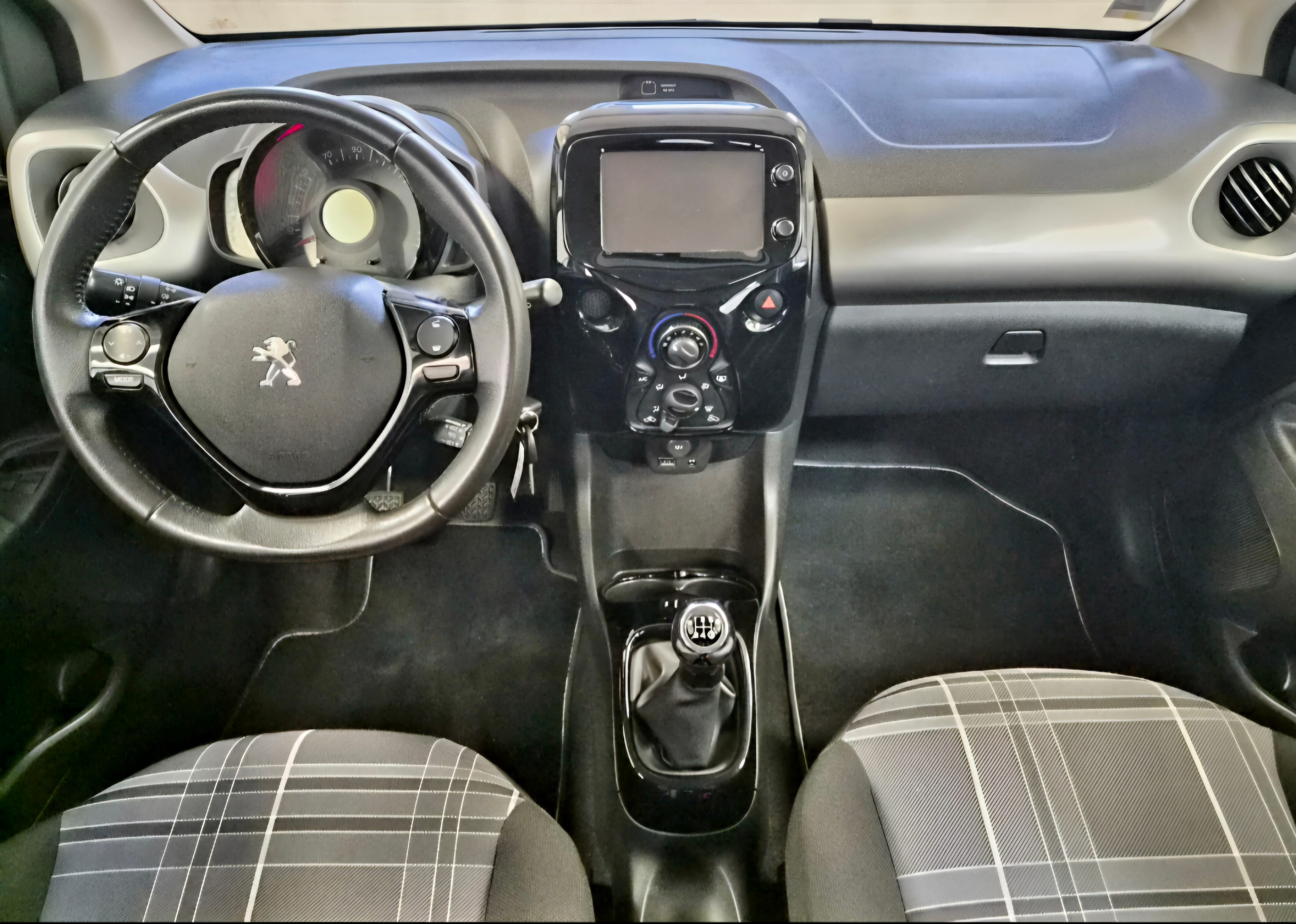 Peugeot 108 avec GPS