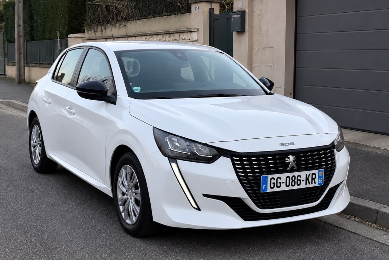 Peugeot 208, 2022, Essence 95