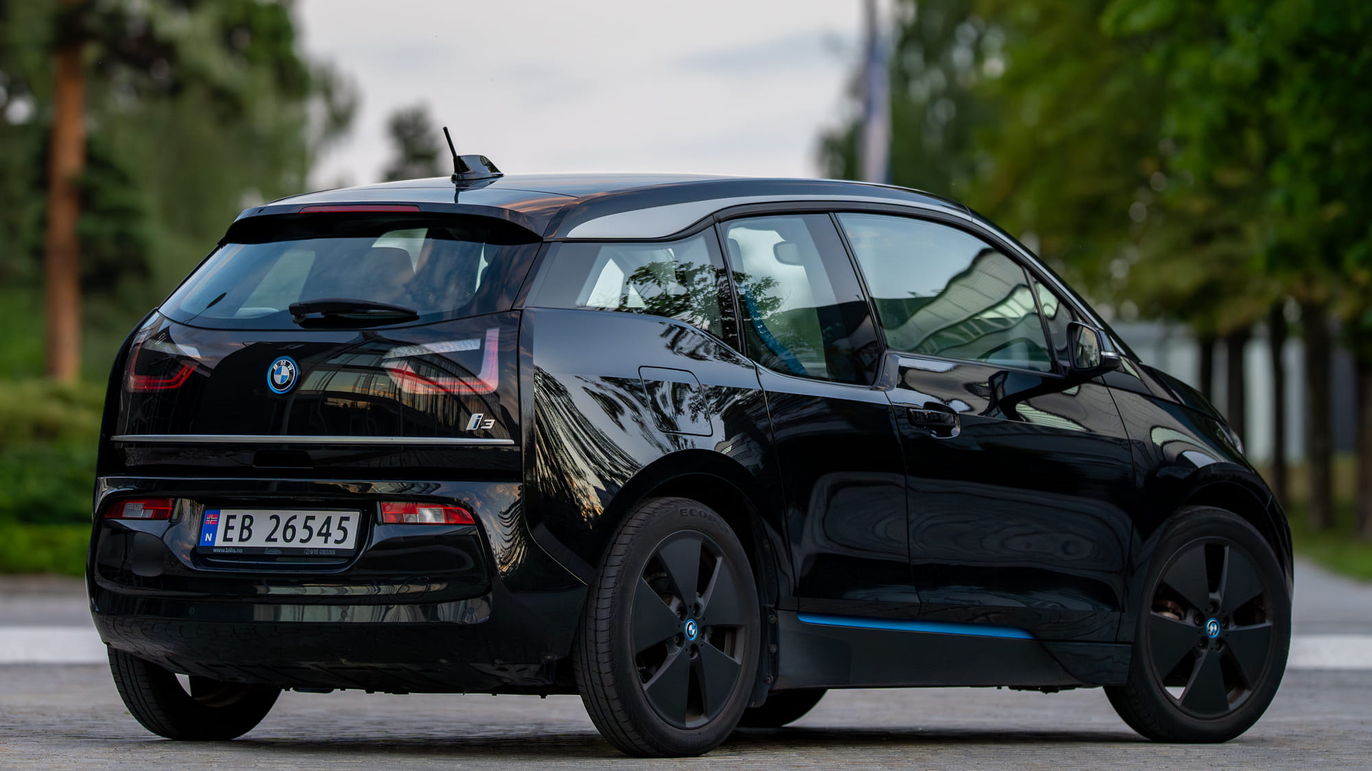 BMW i3 (330km) med Aircondition