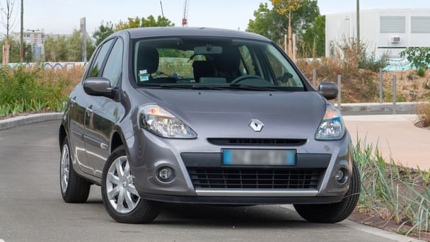 Renault Clio Louez la Renault Clio Essence – Sécurité, Confort et Économie !, 2011, Essence 95