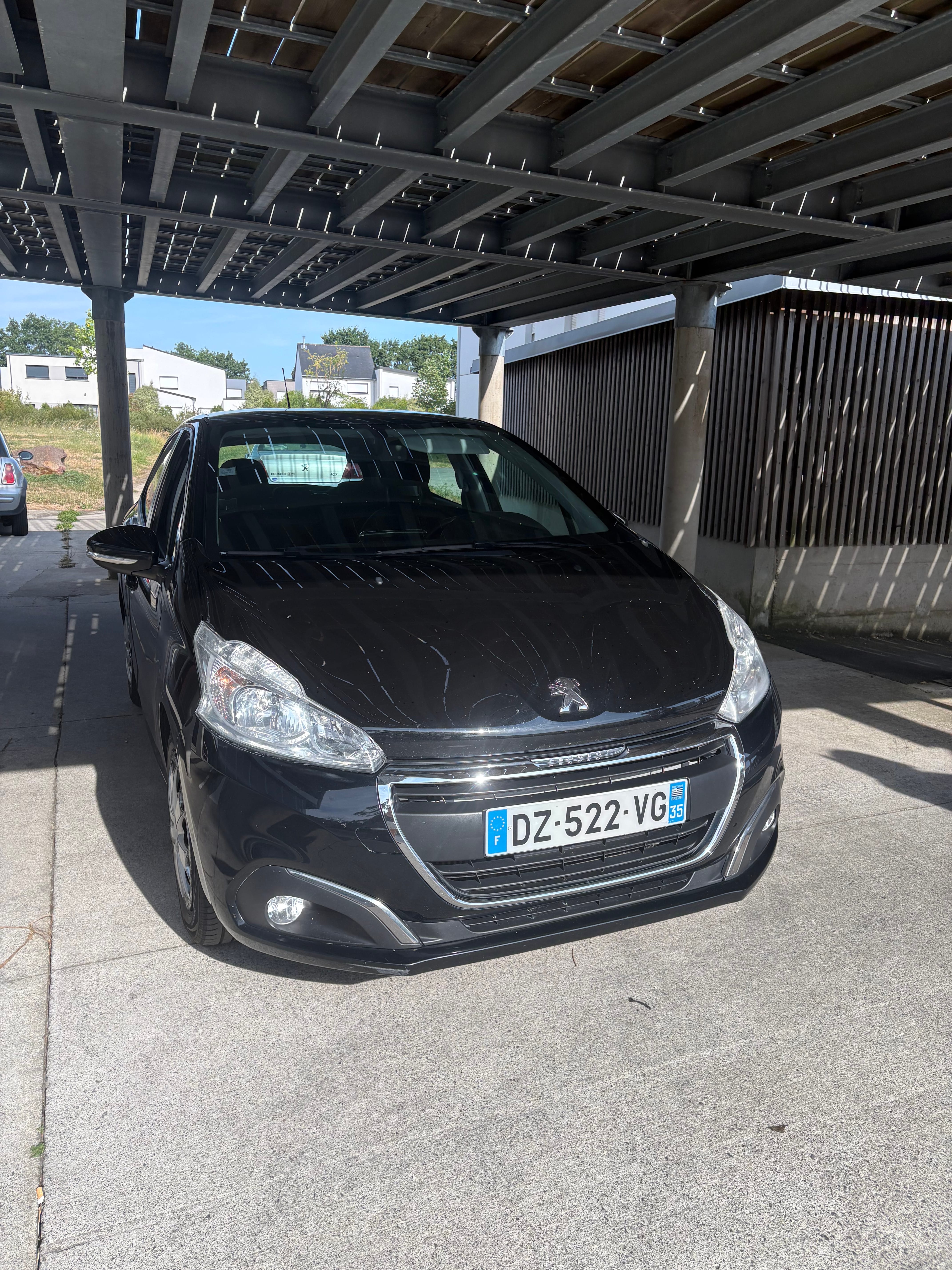 Peugeot 208 con Aire acondicionado