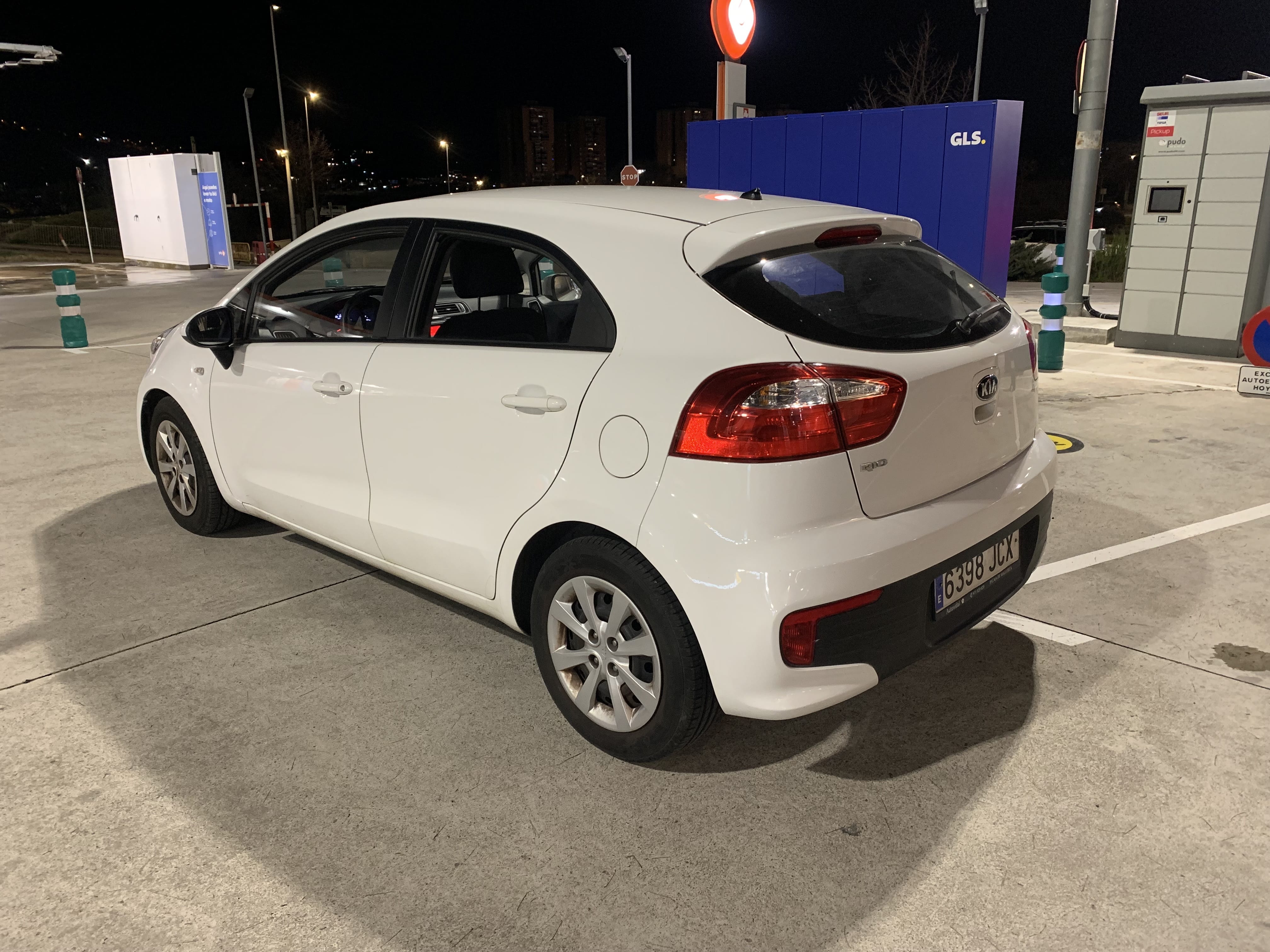 Kia Rio con Entrada de Audio/iPod
