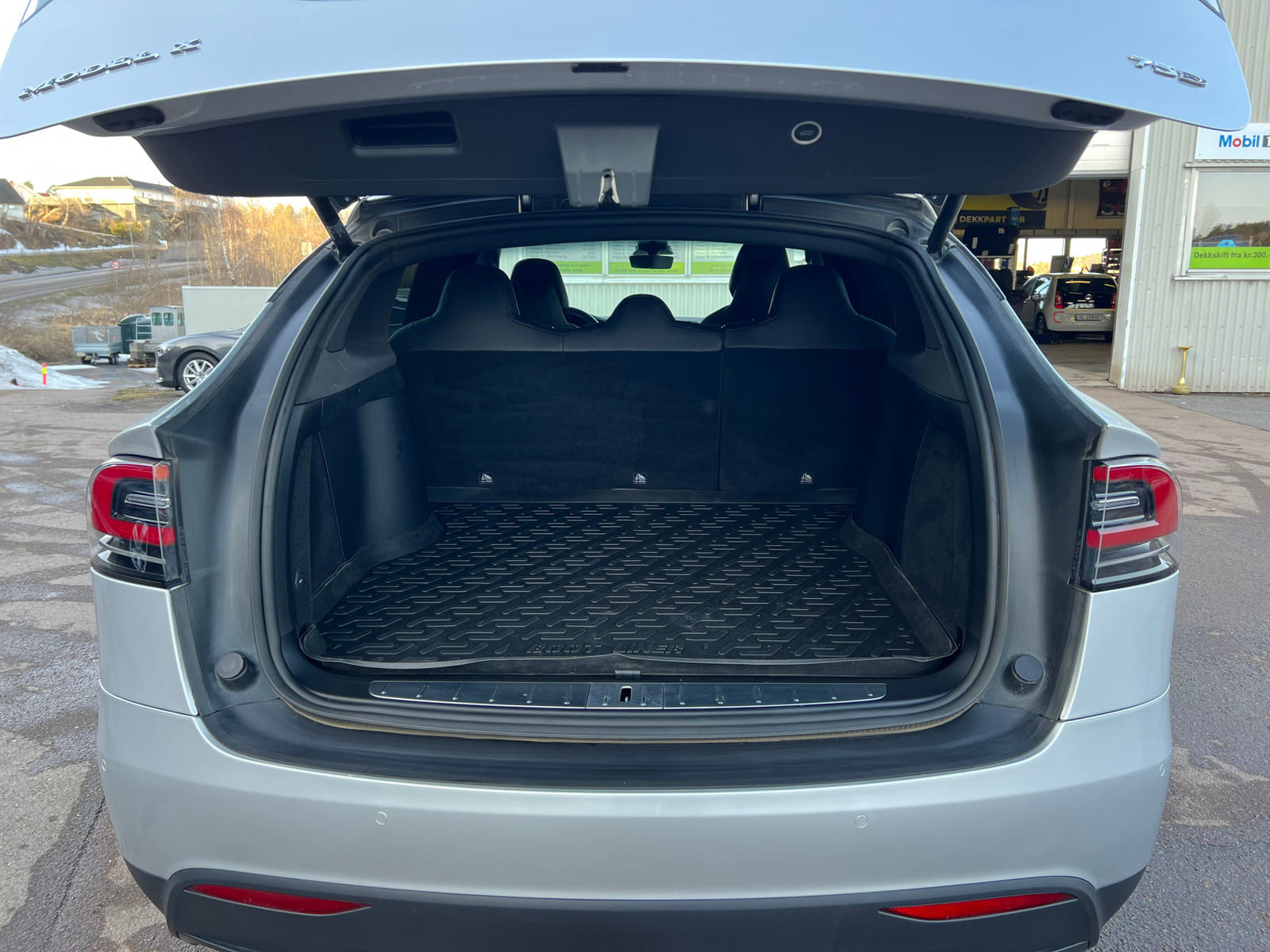 Tesla Model X med Tilhengerfeste