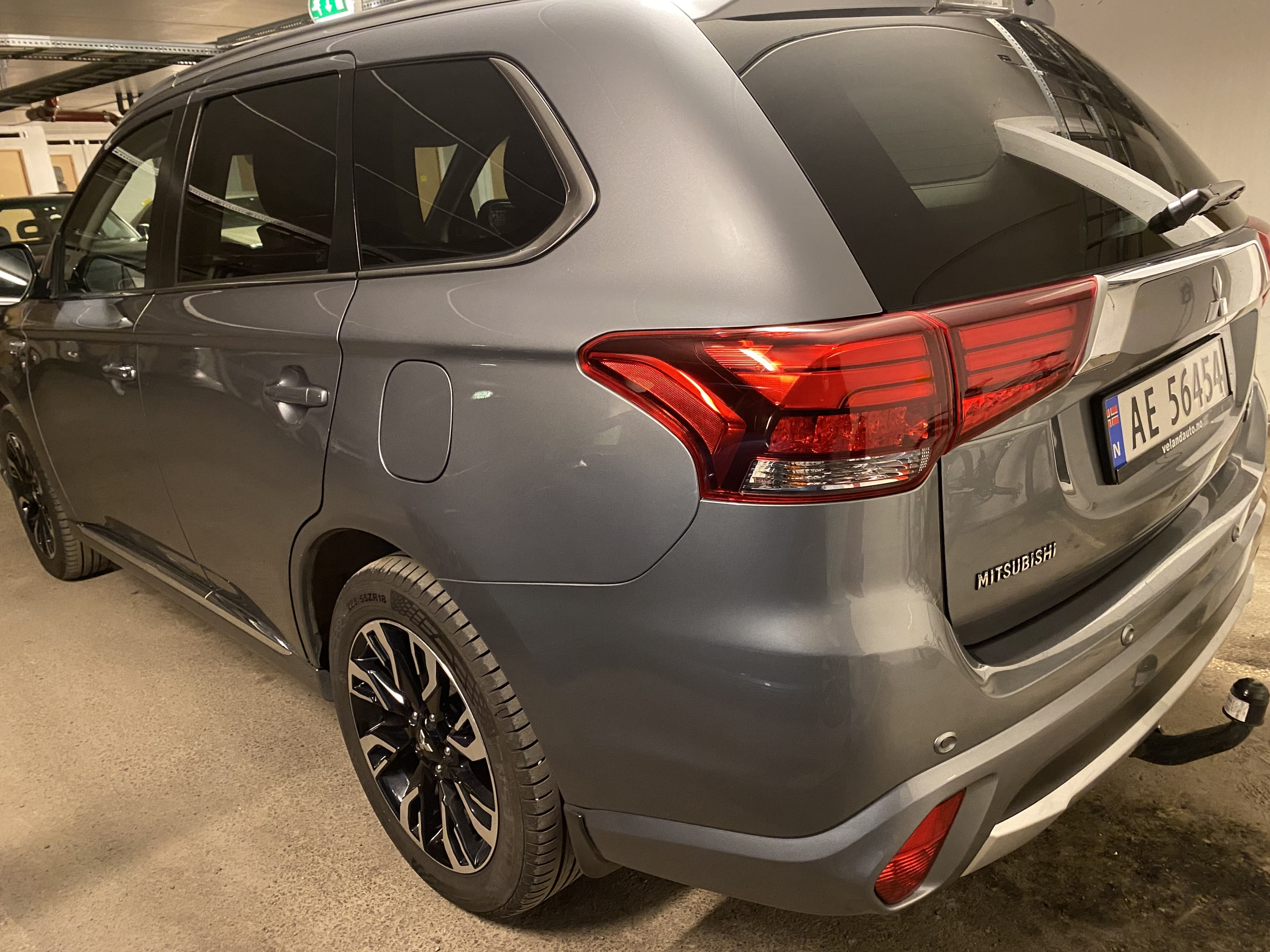 Mitsubishi Outlander Hybrid med GPS