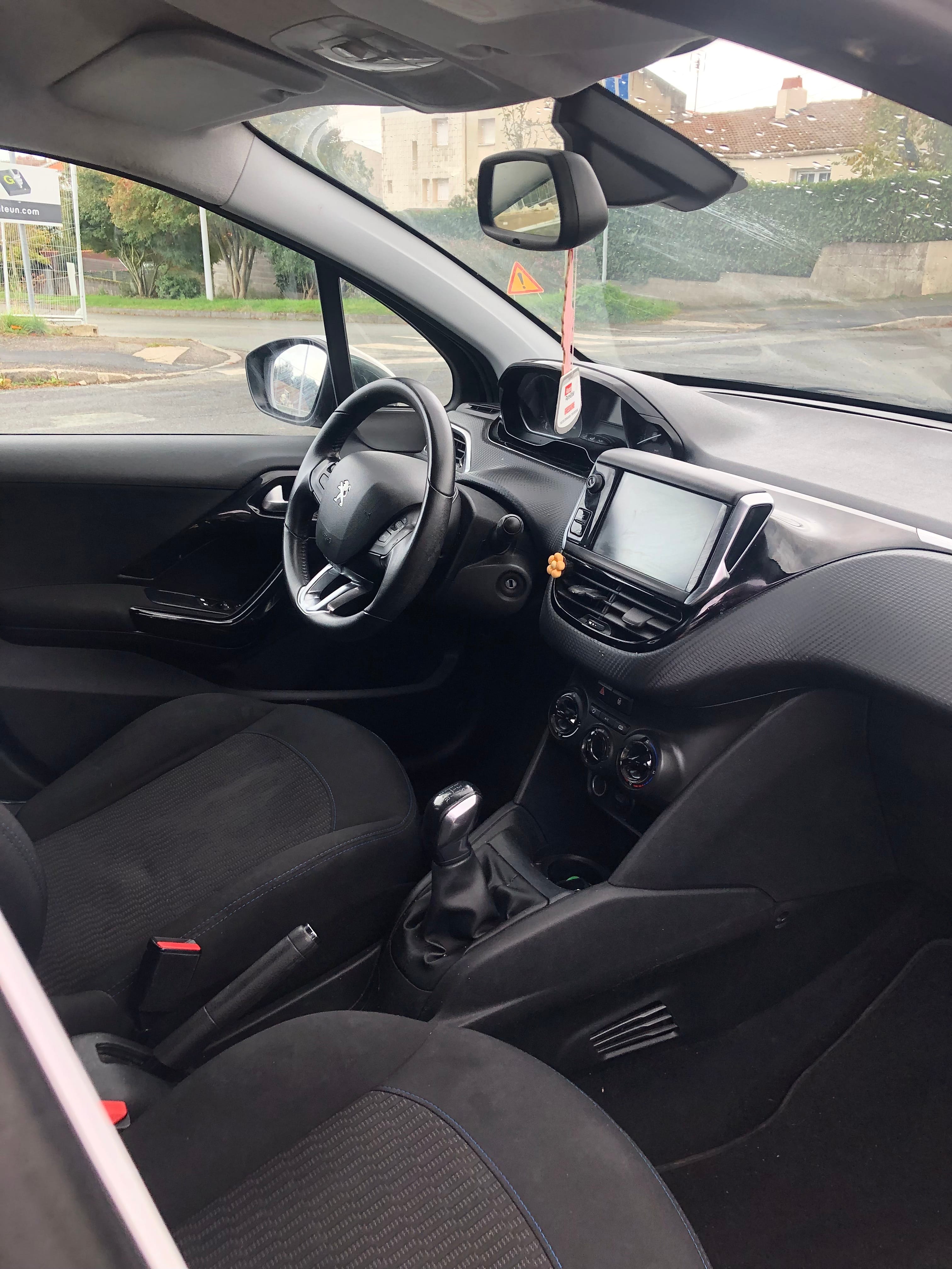 Peugeot 208 avec Régulateur de vitesse