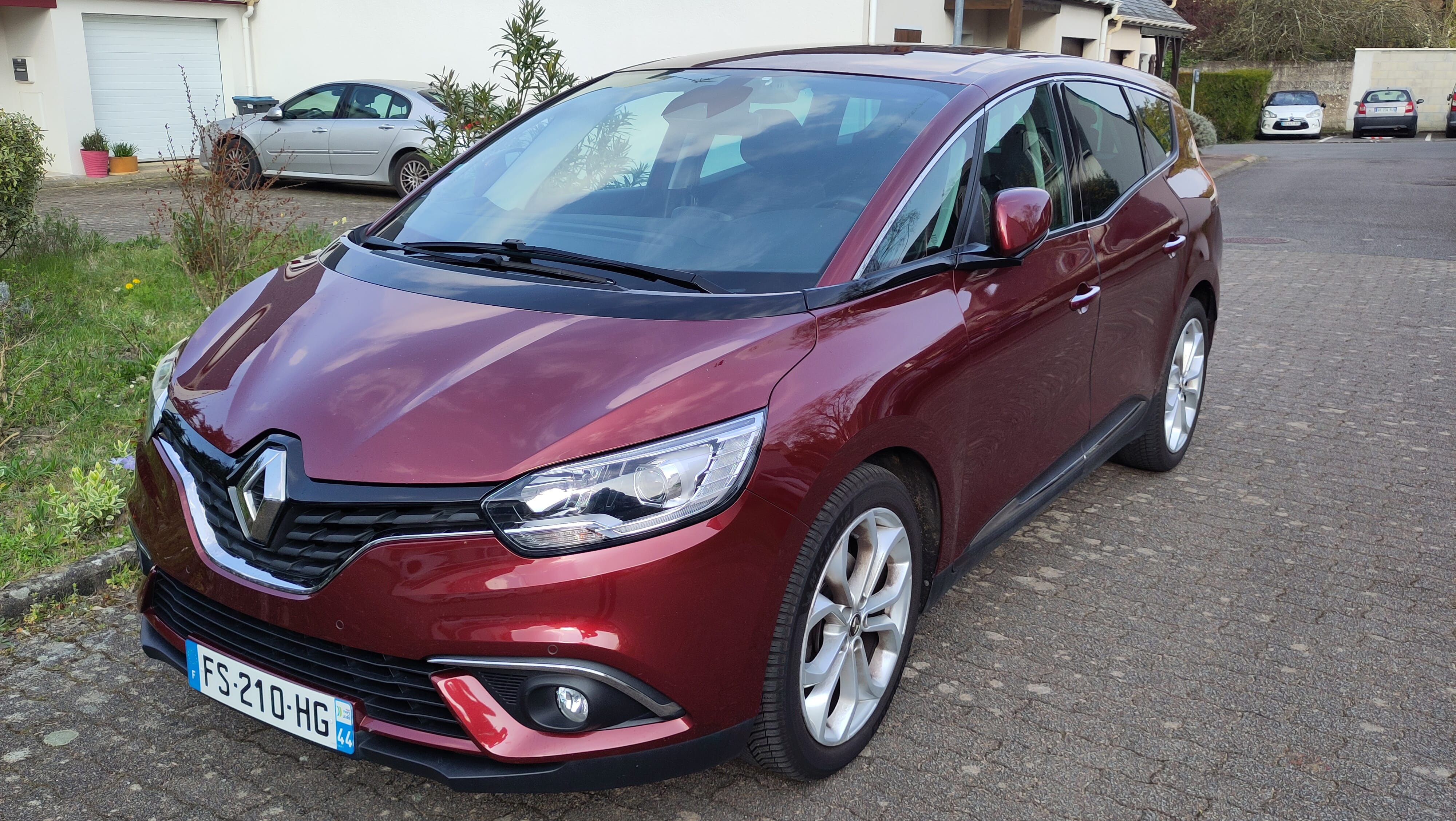 Renault Grand Scenic, 2020, Essence 95, automatique, 7 places