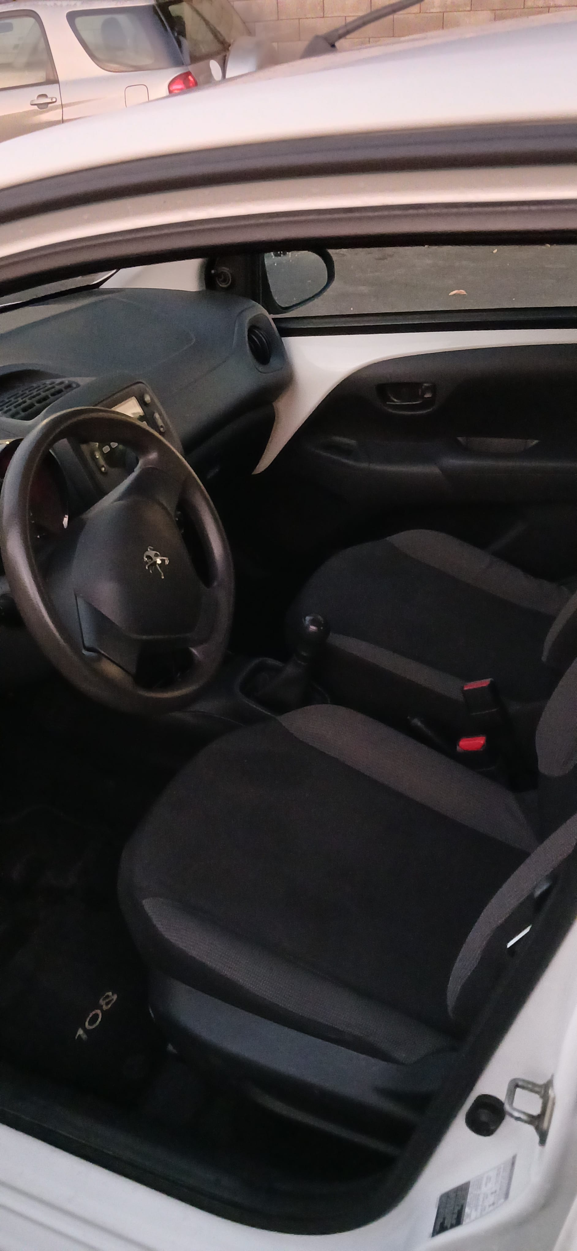 Peugeot 108 1.0 VTI 72 CH avec Autoradio