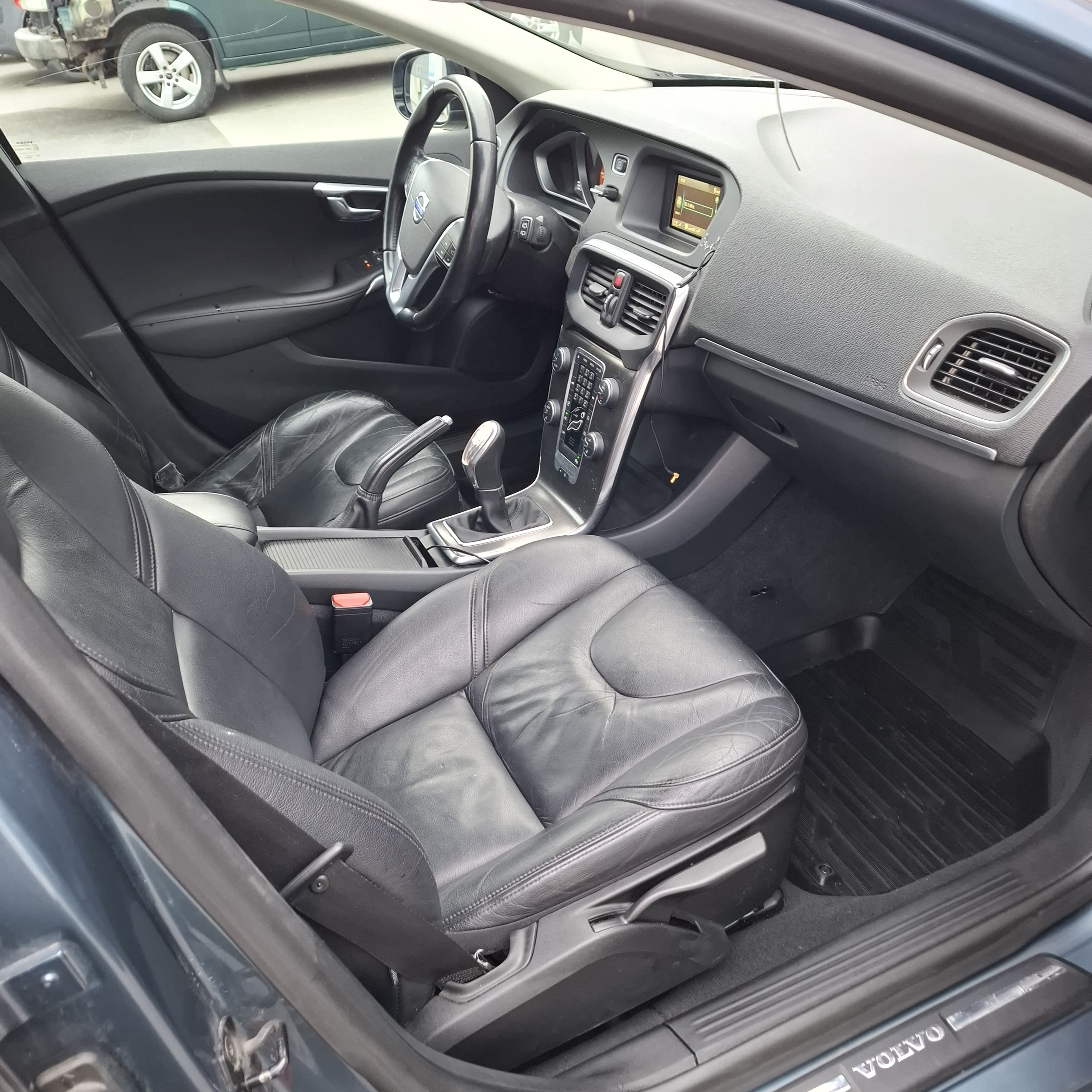 Volvo V40 with Bluetooth audio