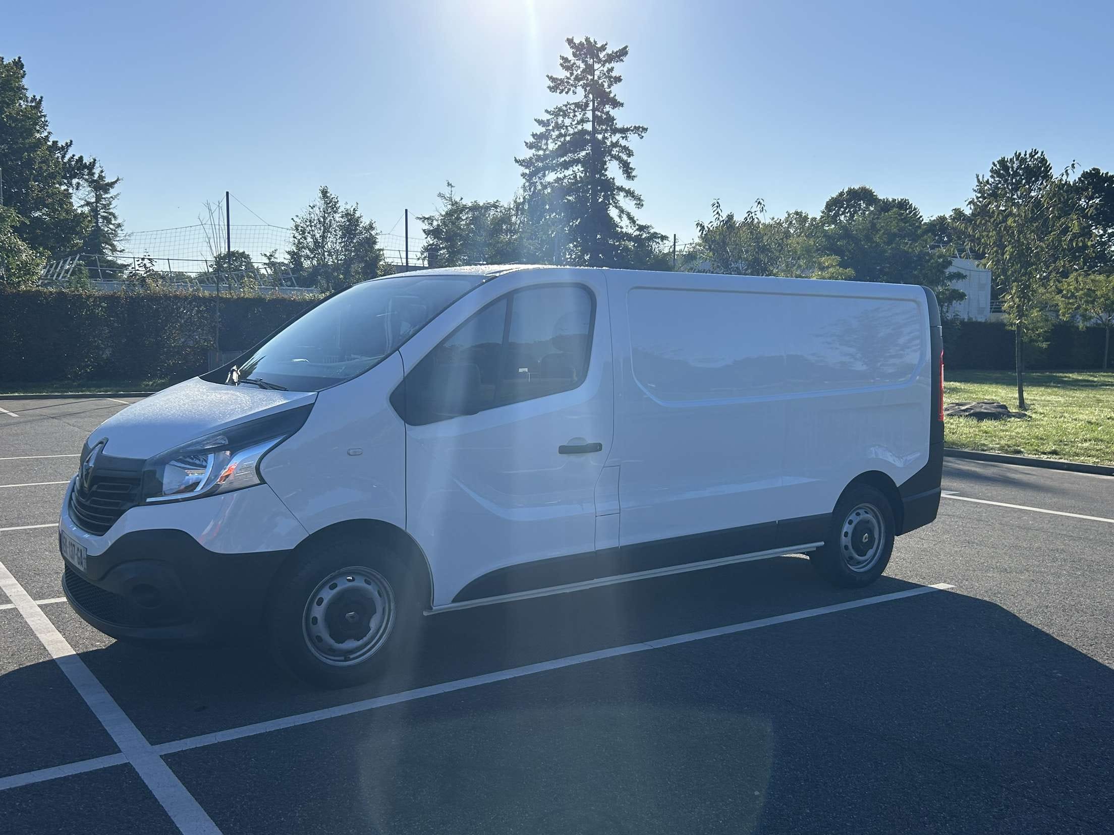 Renault Trafic L2H1 version rallongée avec Entrée audio / iPod