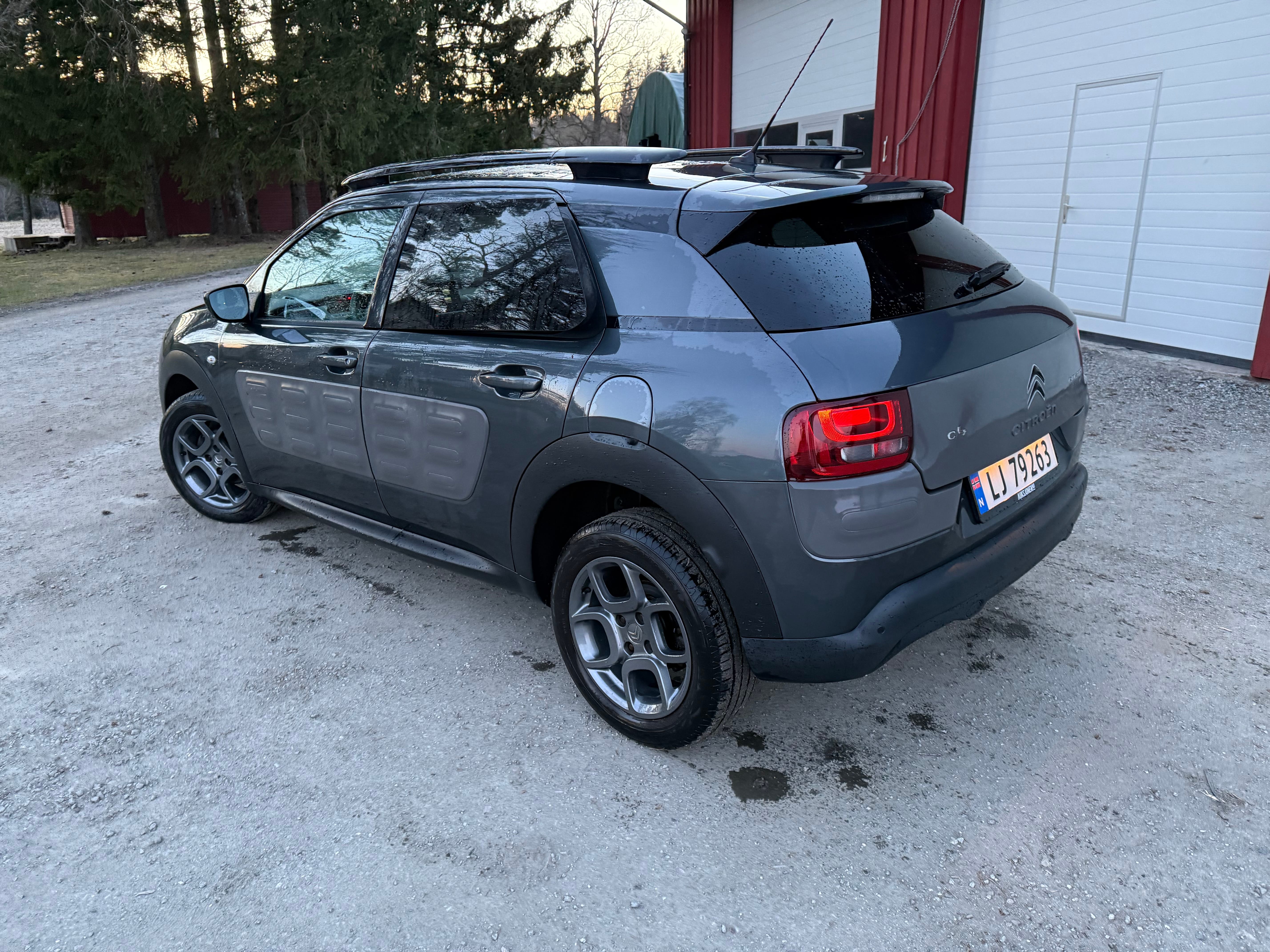 Citroen C4 Cactus med GPS