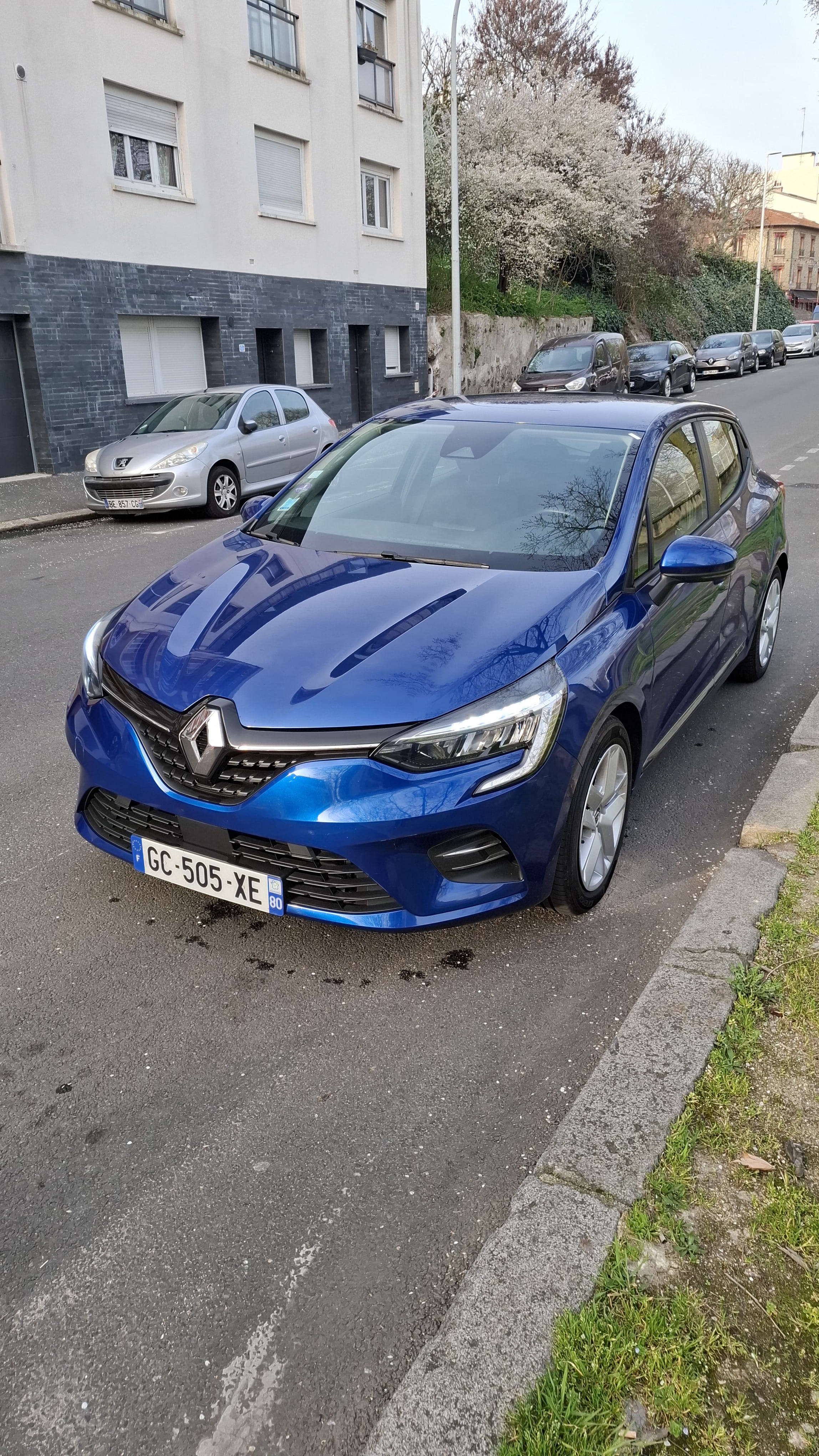 Renault Clio E-tech, 2021, Essence 98 / Électrique (hybride), automatique