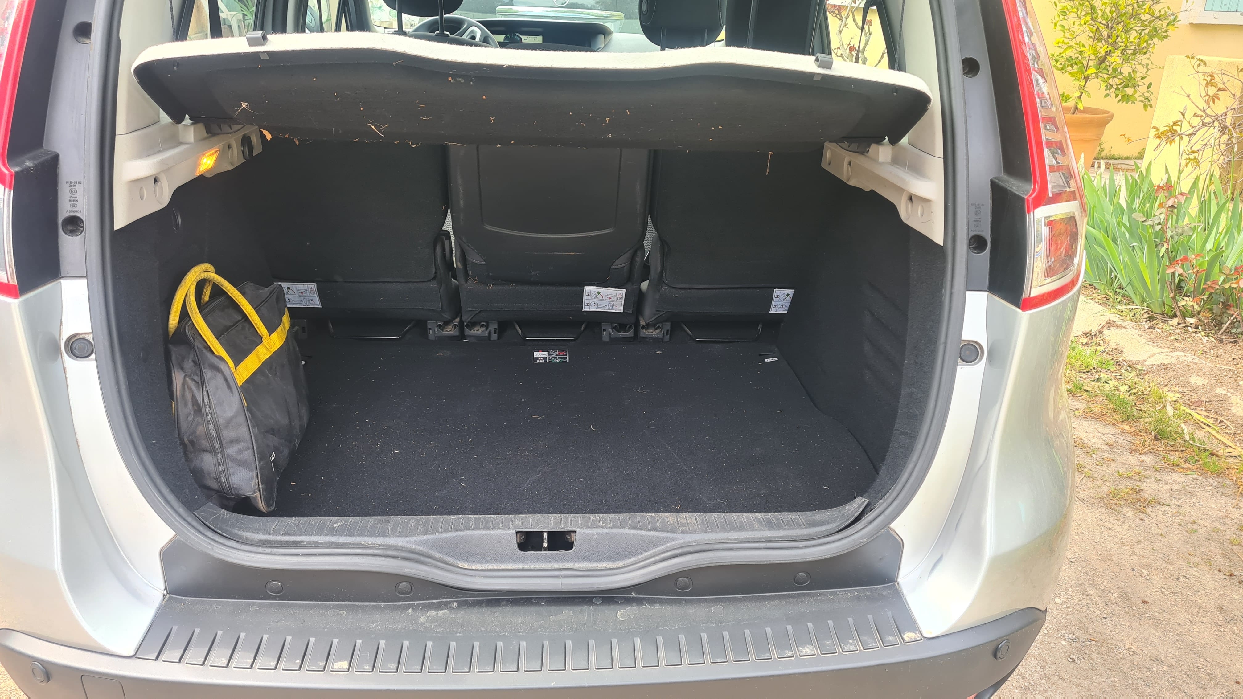 Renault Scenic 1,5 l hdi CONFORT climatisation  automatique avec Entrée audio / iPod