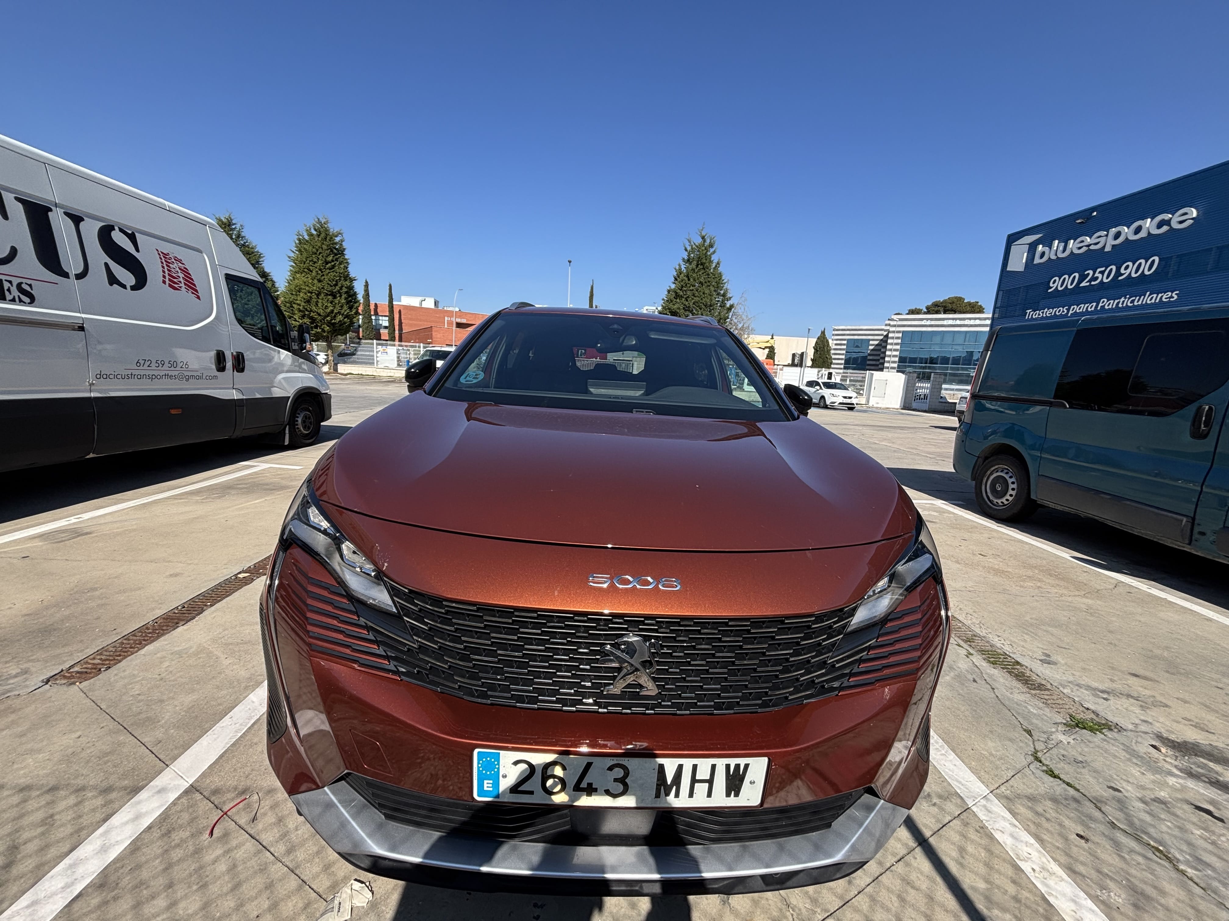 Peugeot e-5008 Allure Premium, 2023, Gasolina 98, 8 plazas