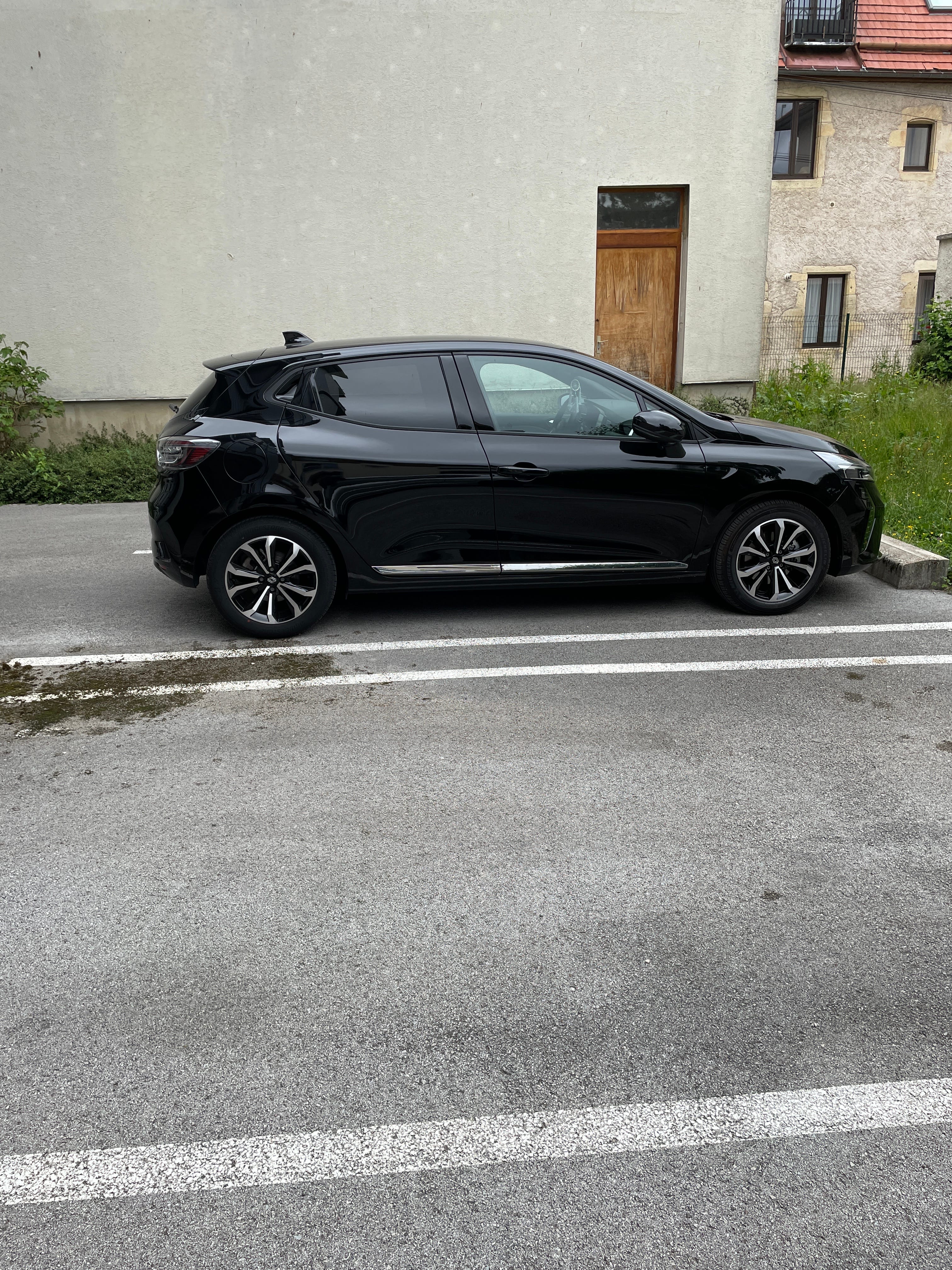Renault Clio E-tech, 2024, Essence 95 / Électrique (hybride), automatique
