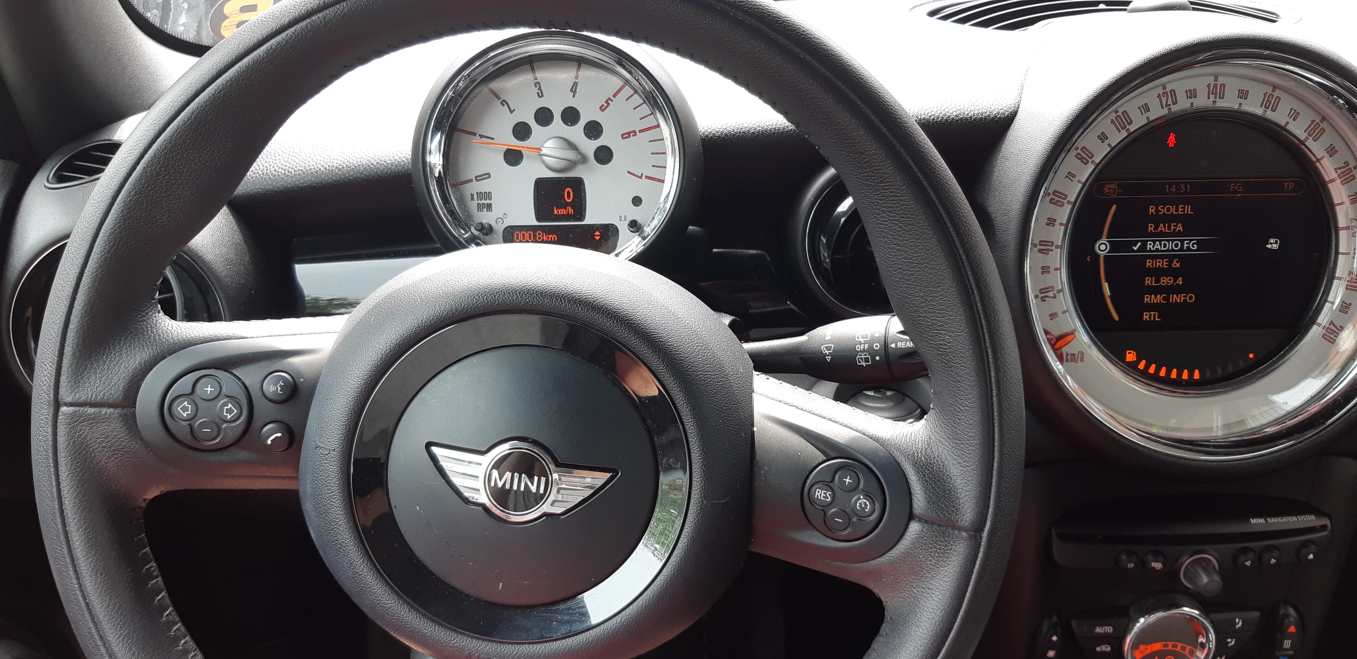 Mini Cooper 3 portes (CN824) D 112ch (Regulateur, Clim Auto, GPS, USB, AUX, ecran LCD, ...)  #bu avec Régulateur de vitesse