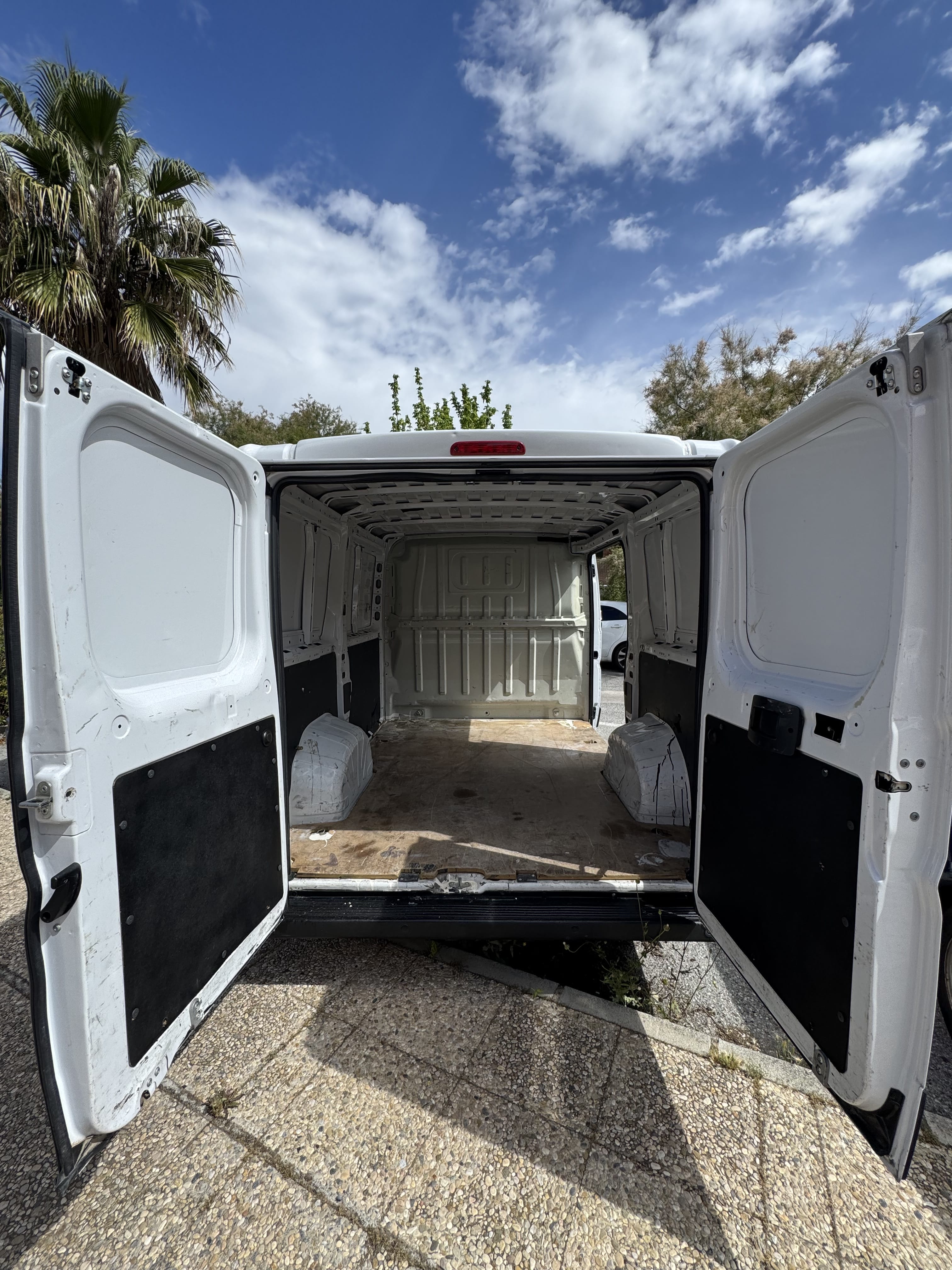 Peugeot Boxer mit Rückfahrkamera