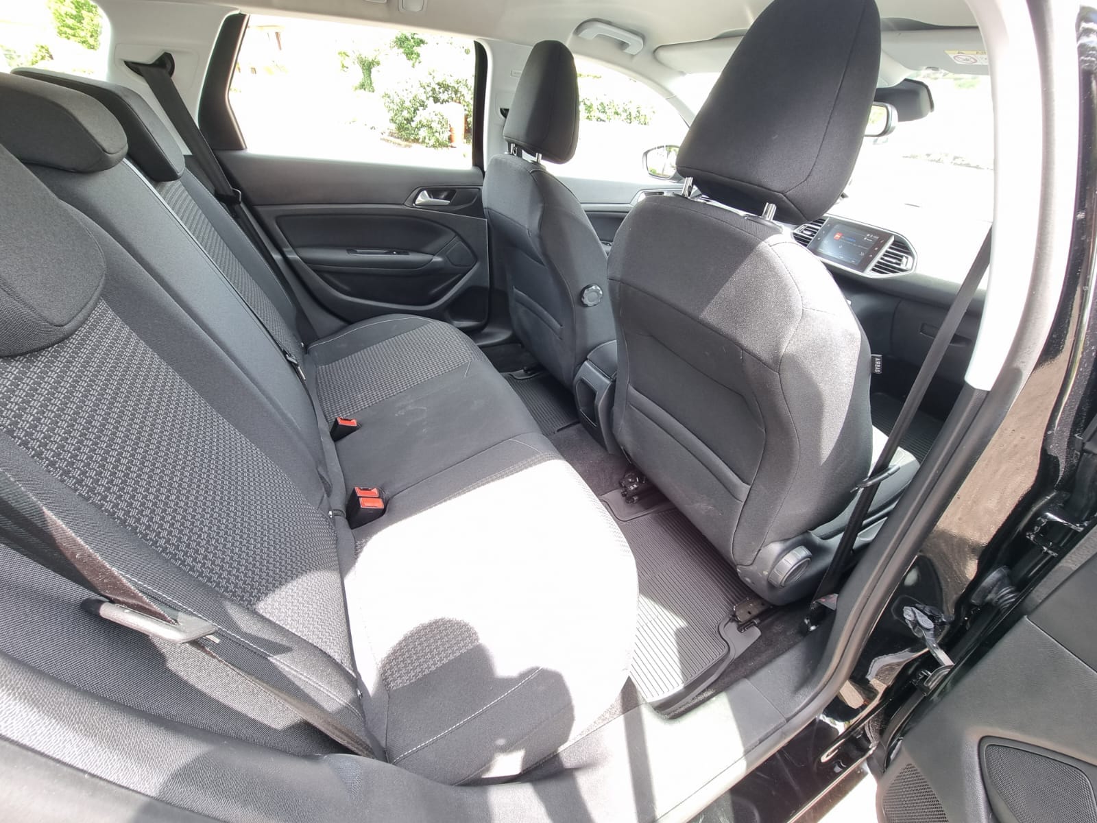 Peugeot 308 SW 1,5 hdi 130ch, proche gare Montelimar avec Apple CarPlay