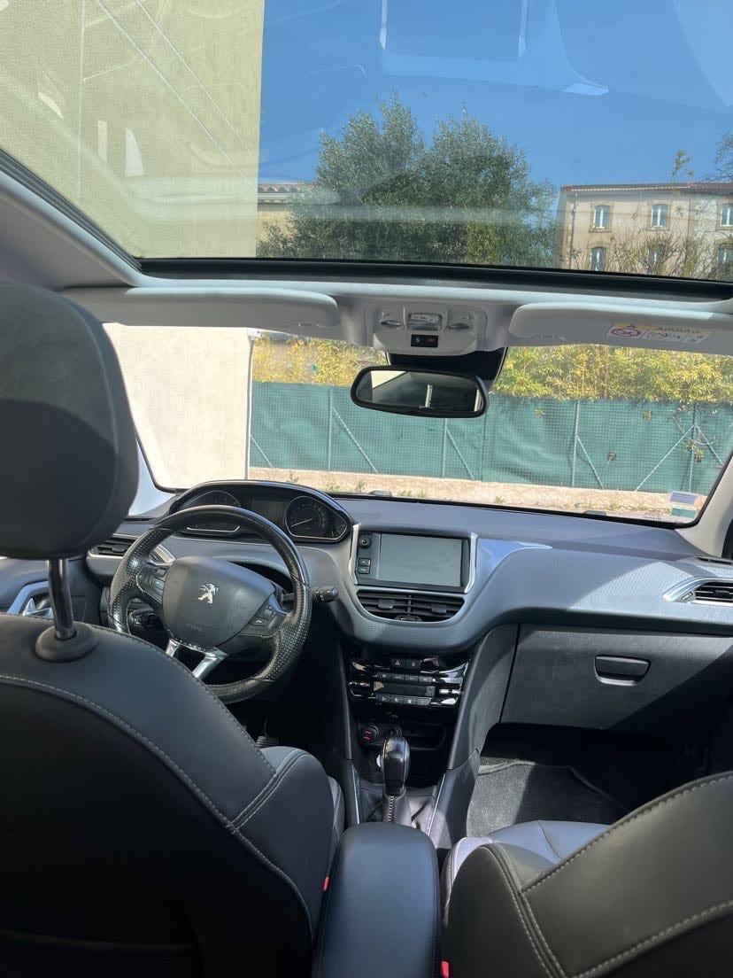 Peugeot 208 met Cruise control