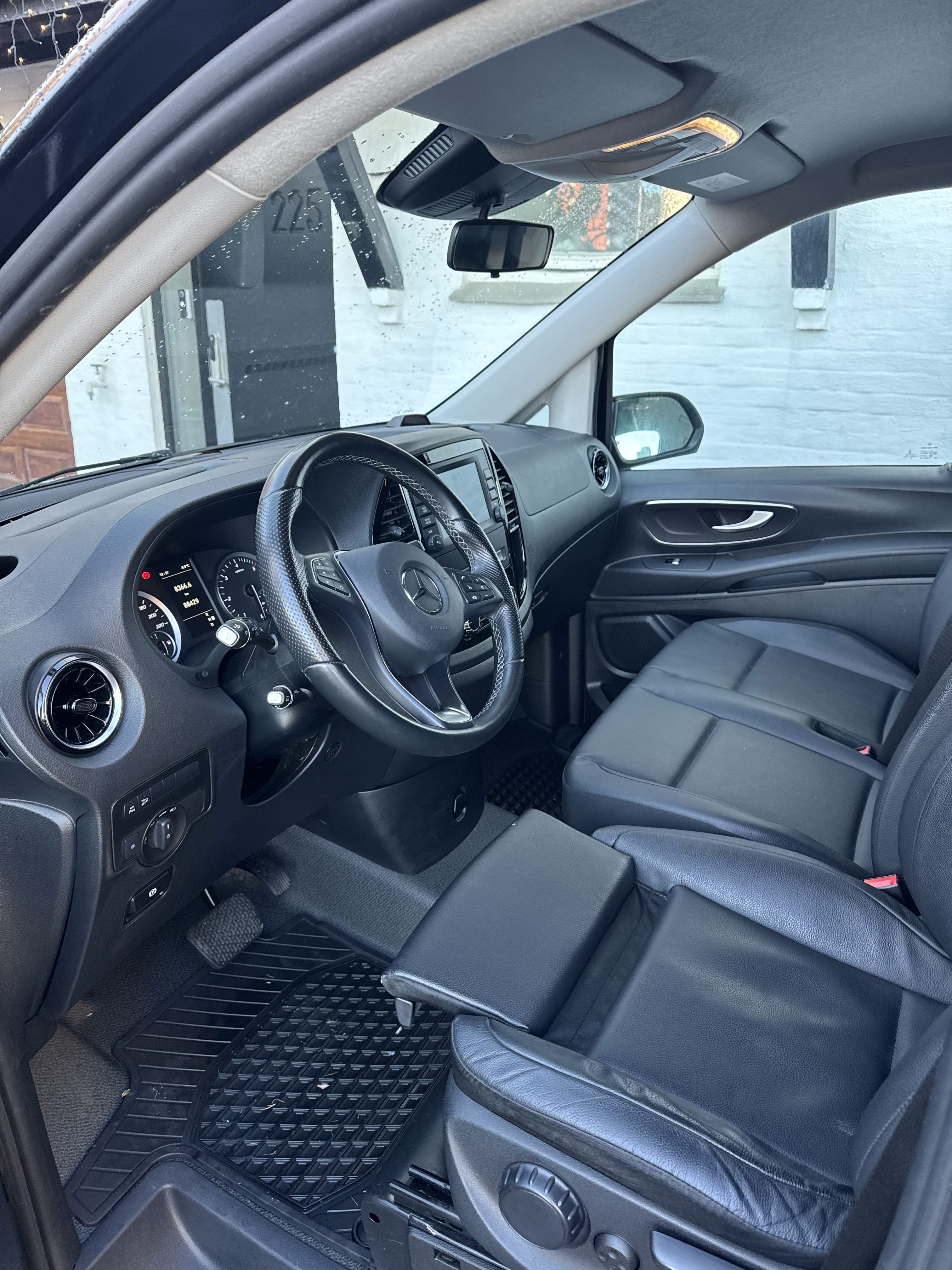 Mercedes-Benz Vito 4MATIC Varebil med Cruisekontroll