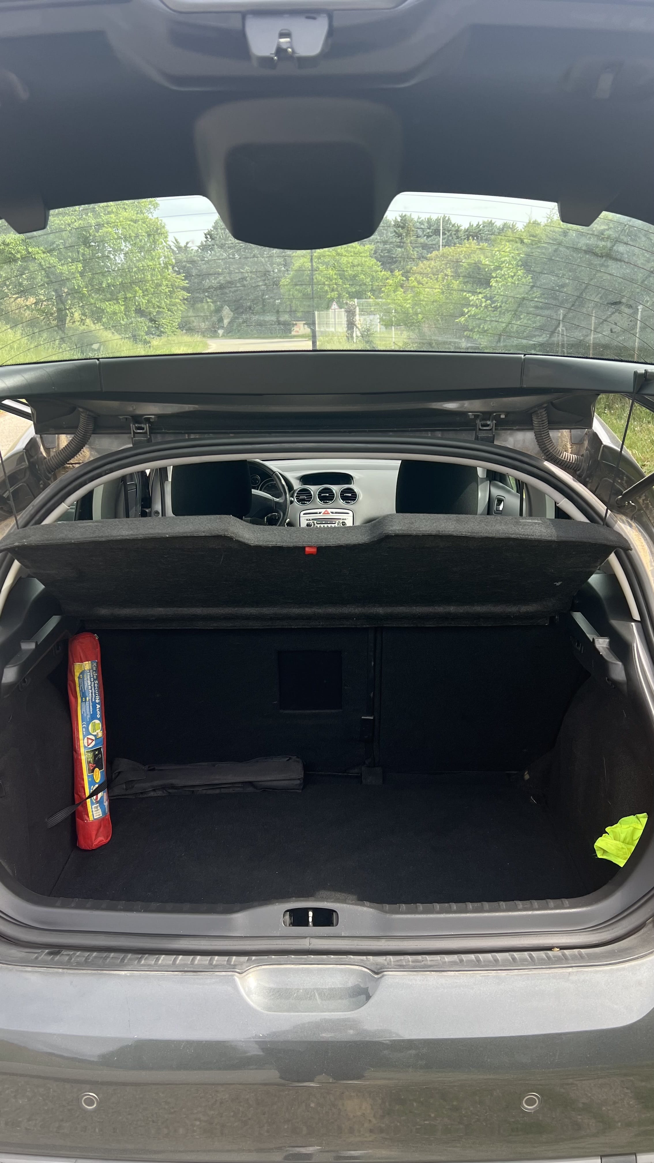 Peugeot 308 with USB charging ports