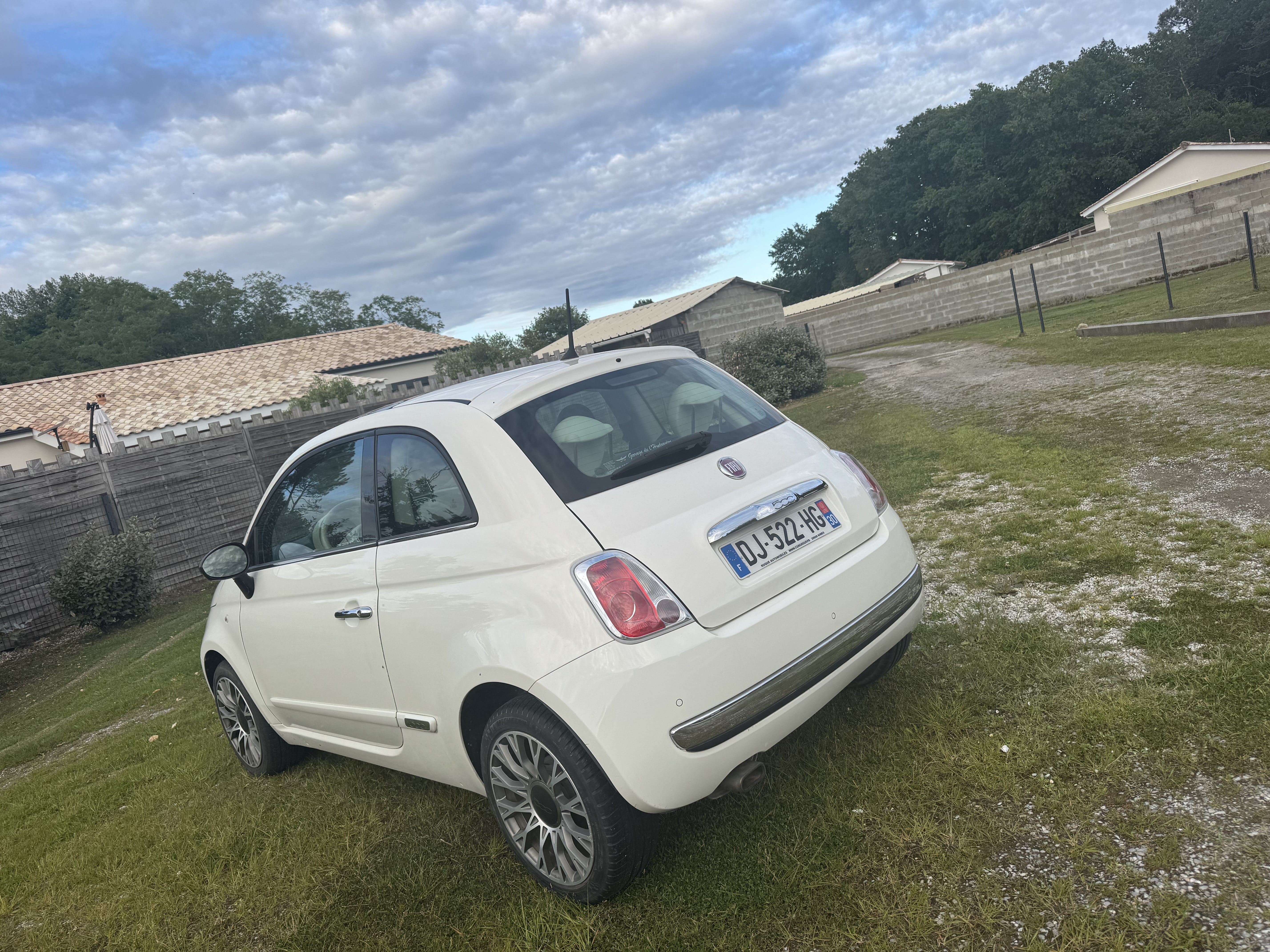 Fiat 500 Lounge mit Kindersitz