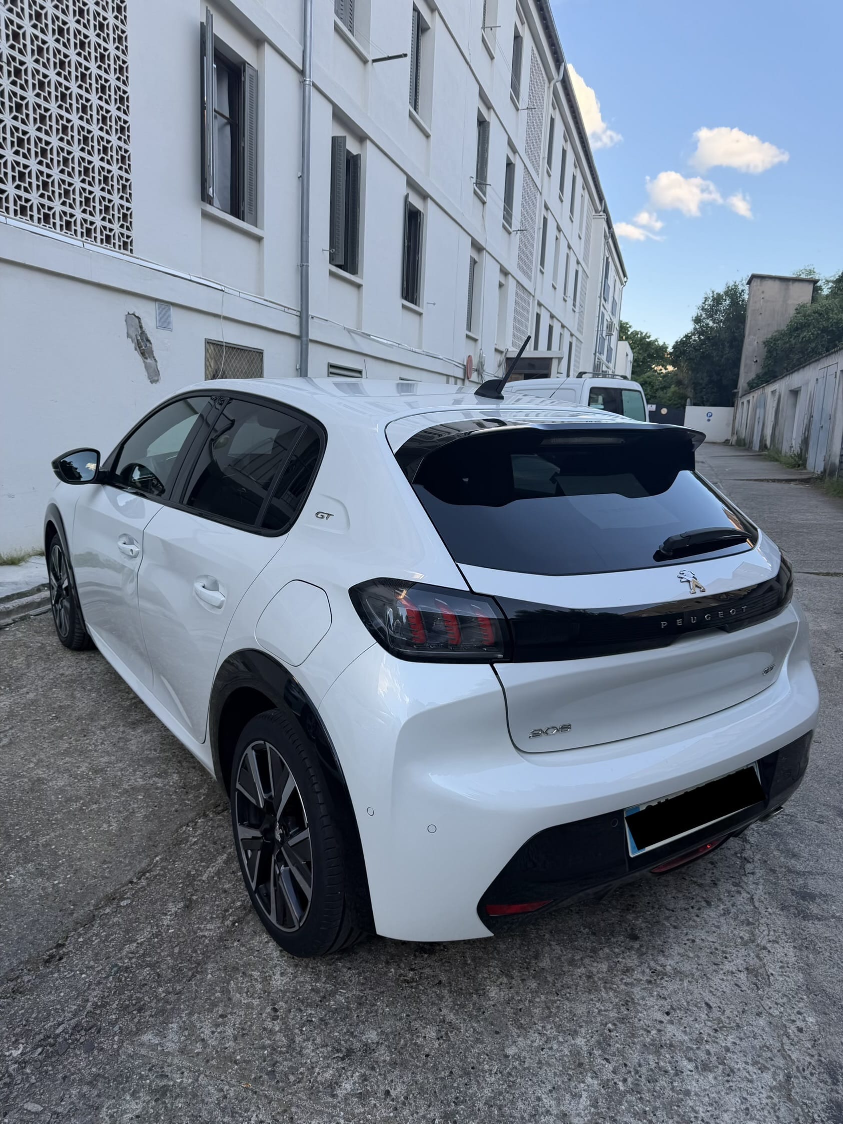 Peugeot 208 GT avec Climatisation