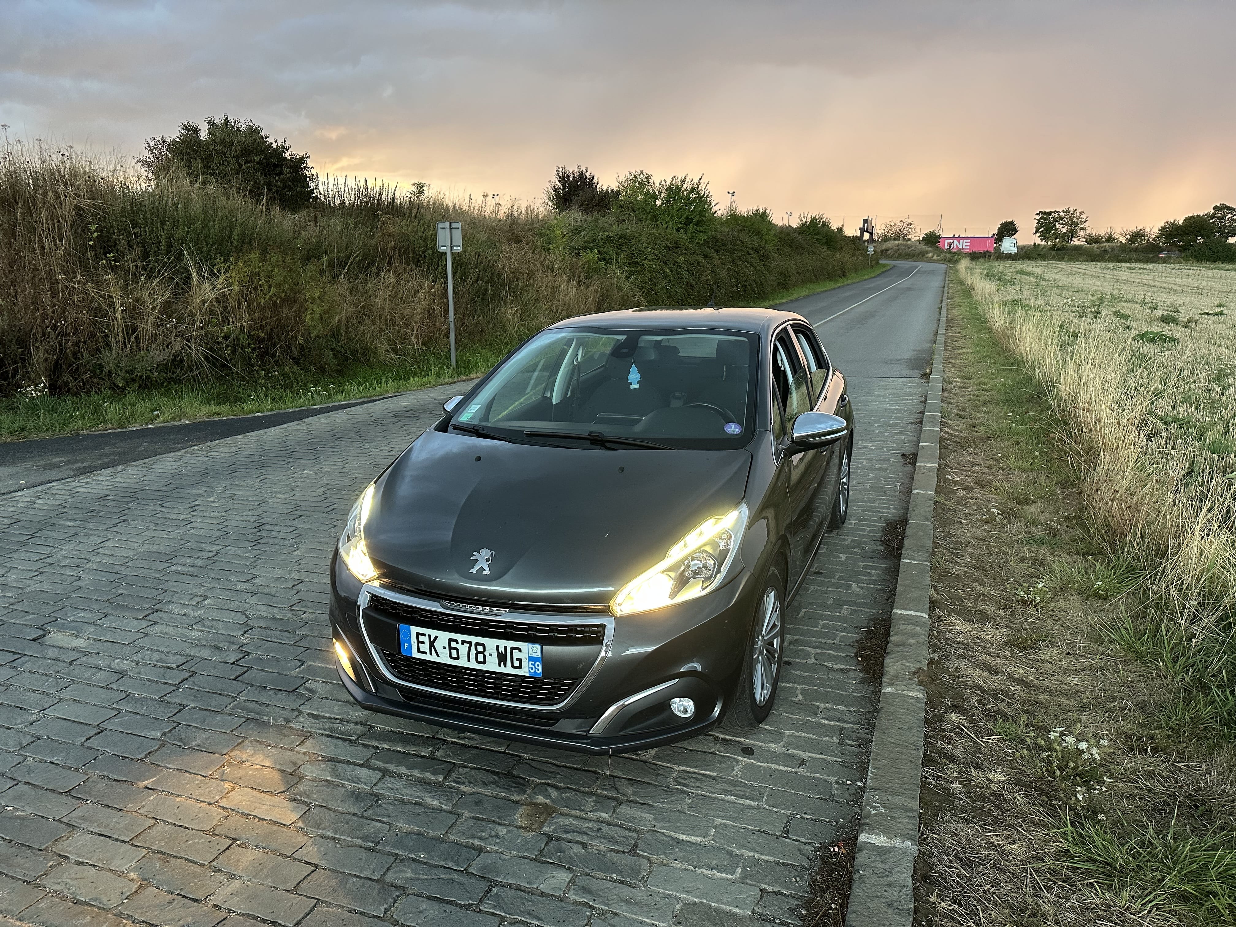 Peugeot 208, 2017, Essence 98