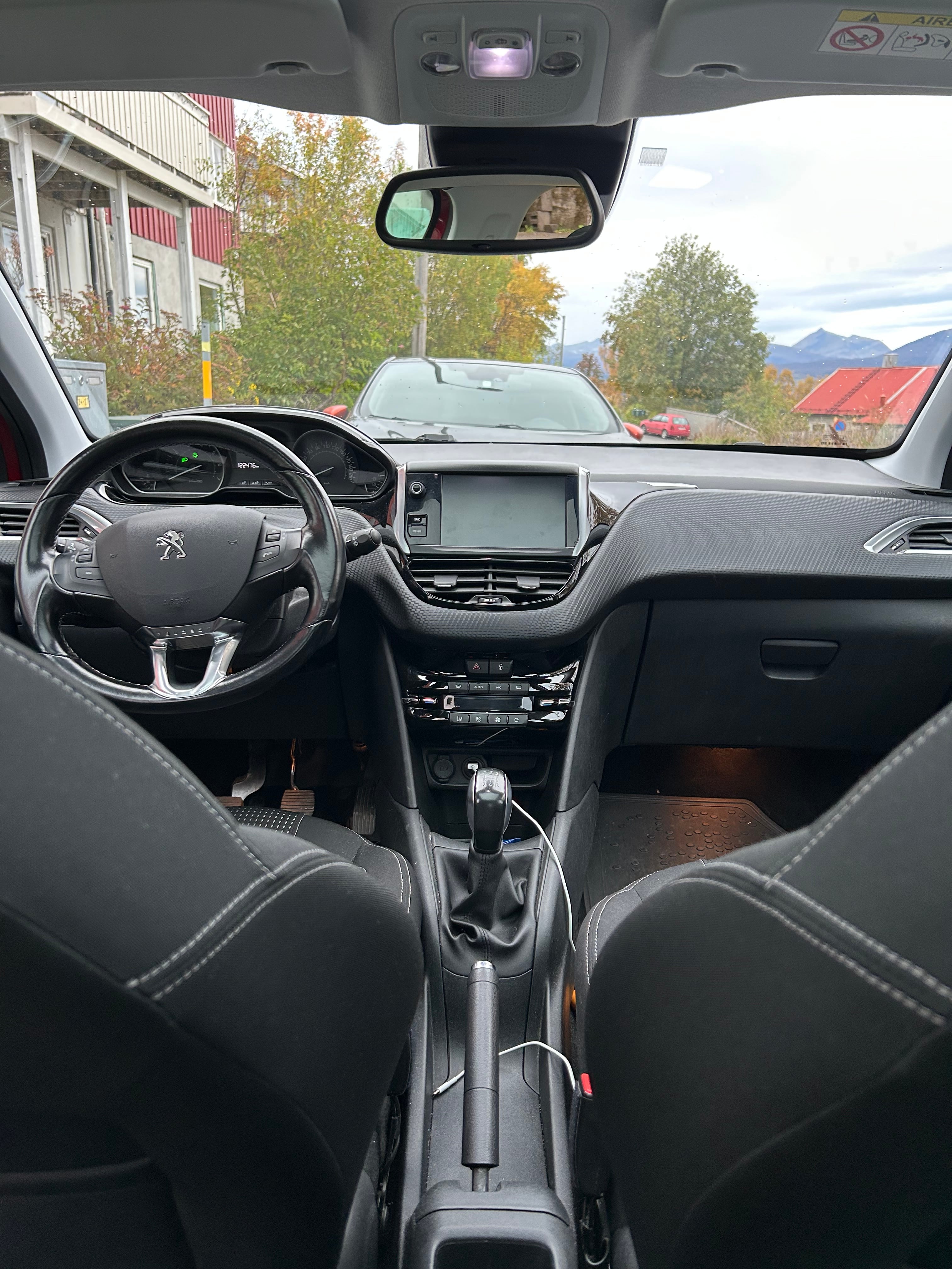Peugeot 208 med Aircondition