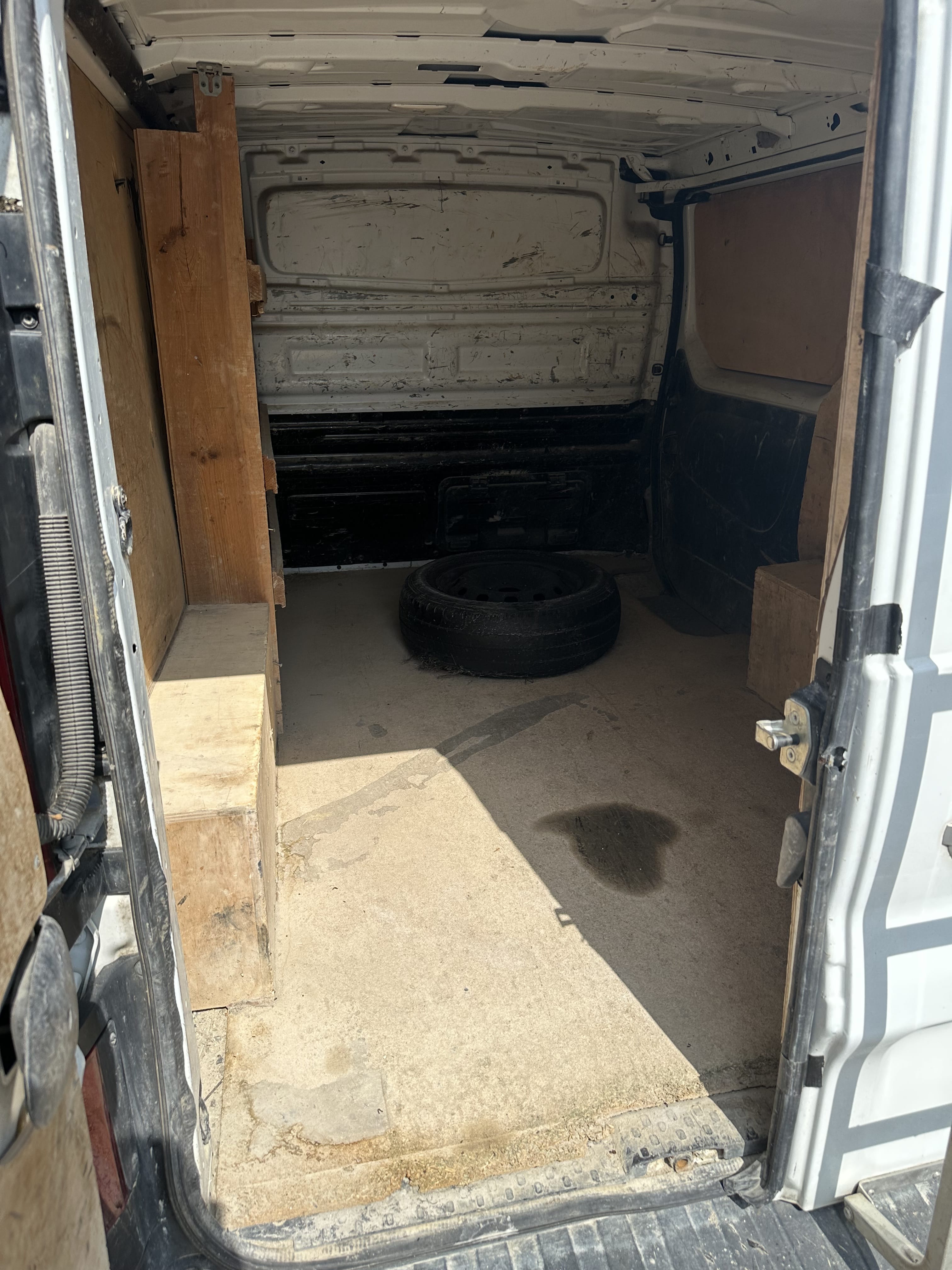 Nissan NV300 with Baby seat
