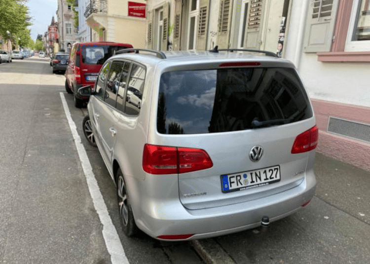 Volkswagen Touran Van mit Tempomat