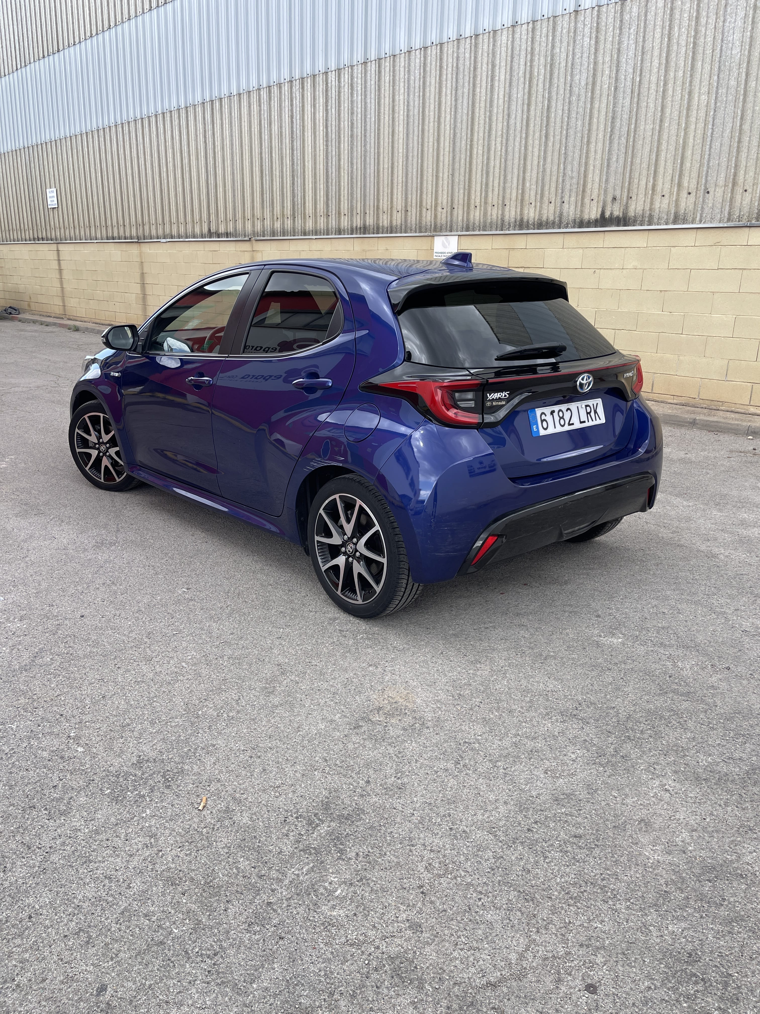 Toyota Yaris Híbrido avec Régulateur de vitesse
