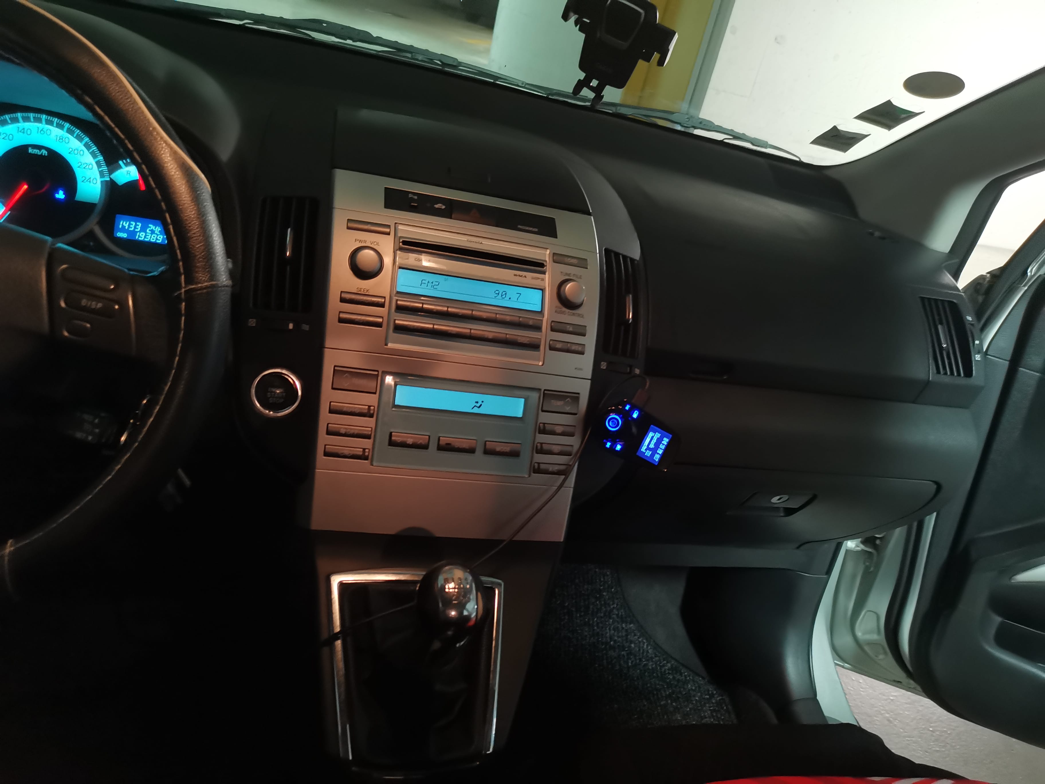 Toyota Verso 2.2 hdi avec Entrée audio / iPod