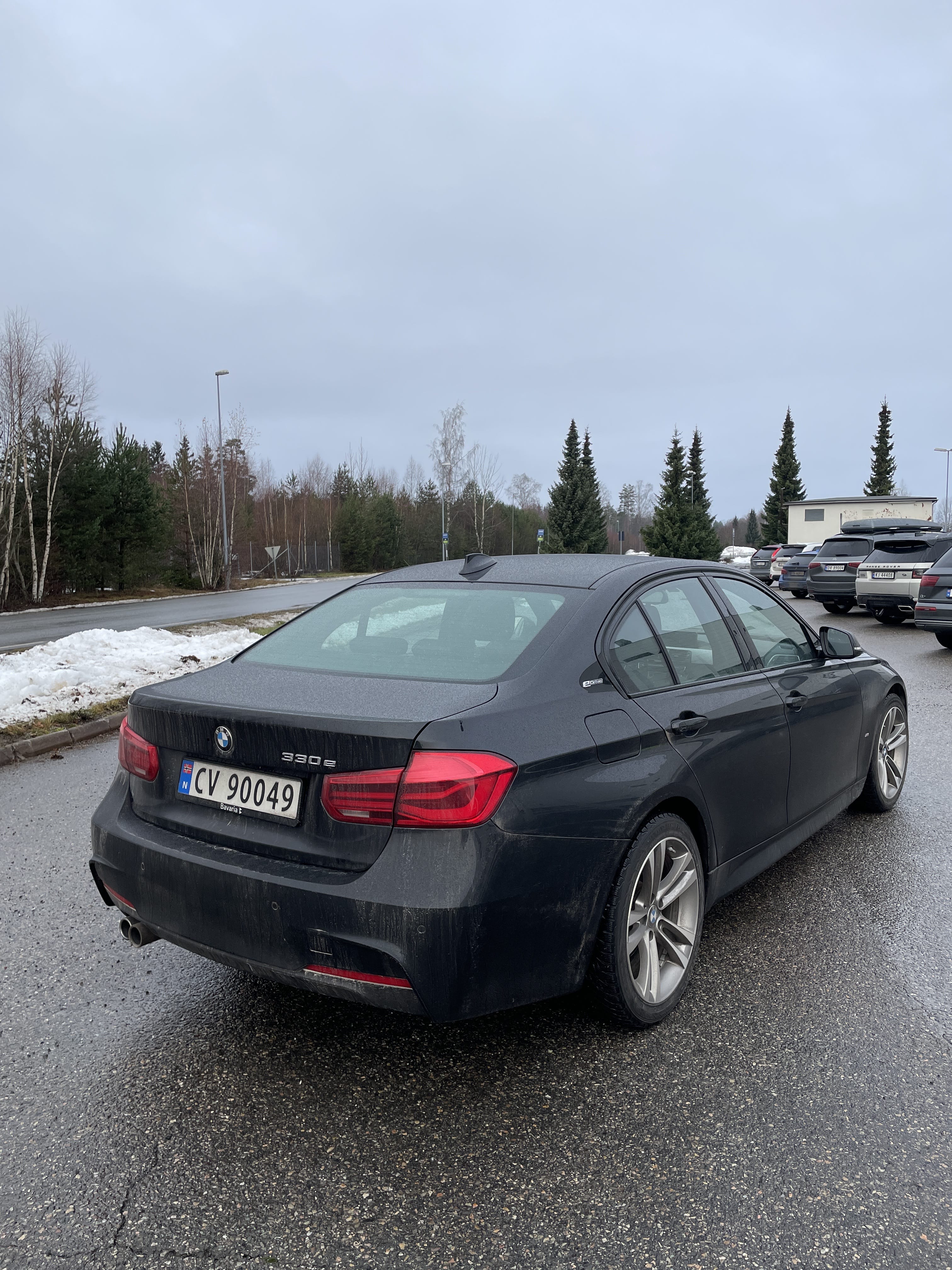 BMW 3 Series Hybrid 330e with Cruise control
