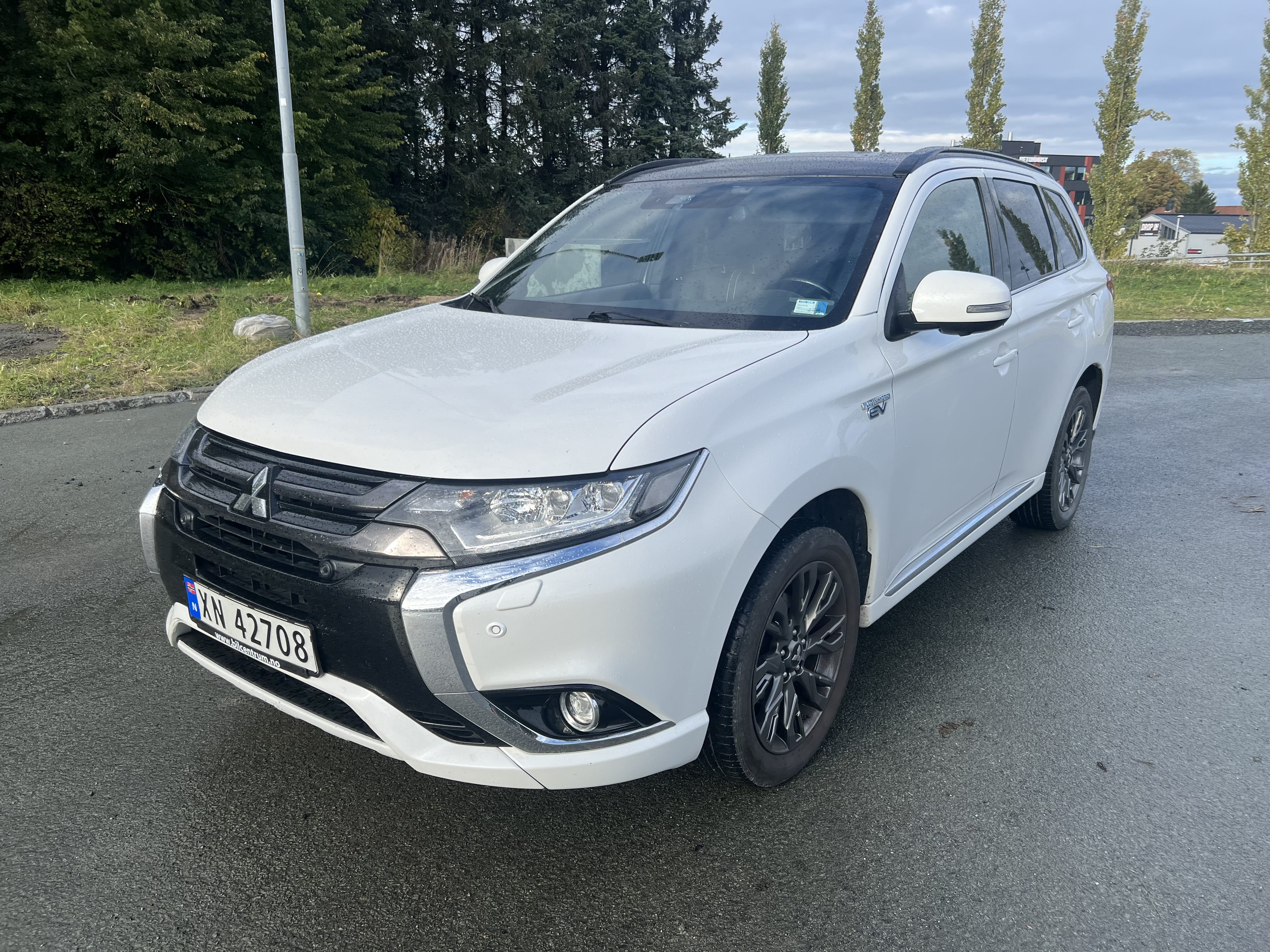 Mitsubishi Outlander PHEV SEL, 2017, Blyfri 95 / Elektrisk (hybrid), automatisk
