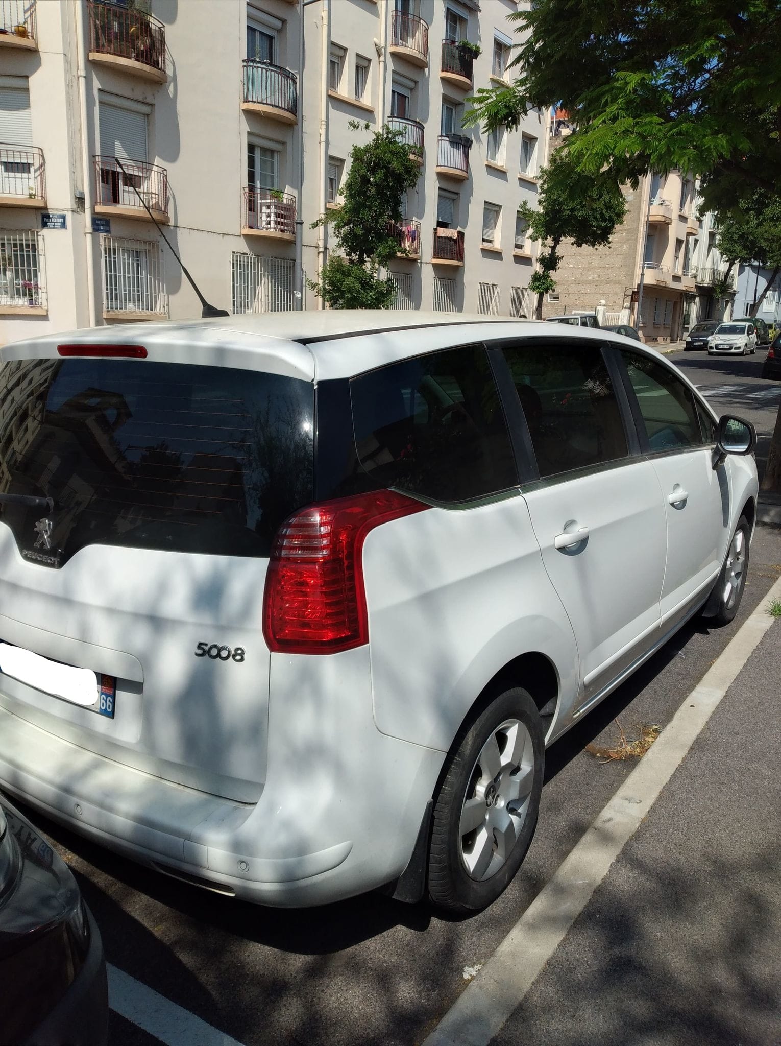Peugeot 5008 1.6 blue hdi avec Régulateur de vitesse