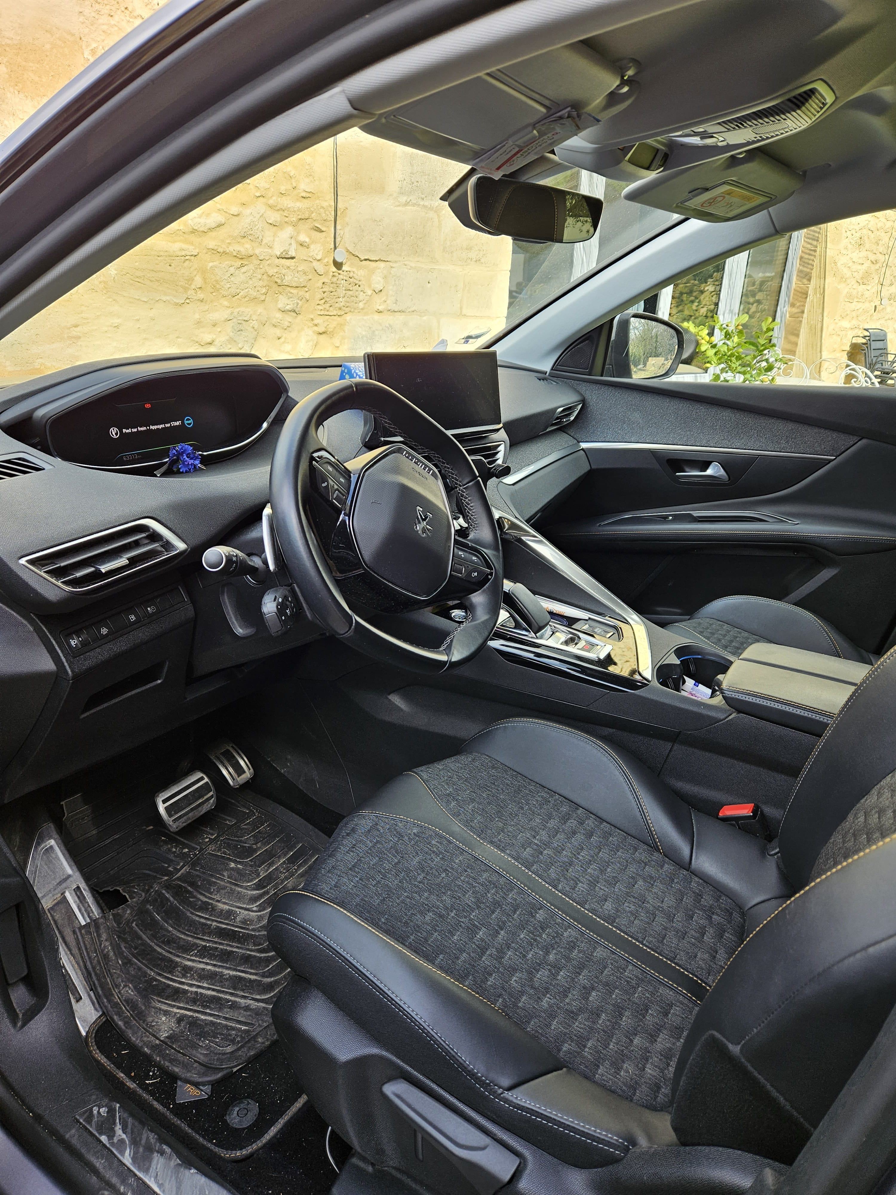 Peugeot 3008 avec Coffre de toit