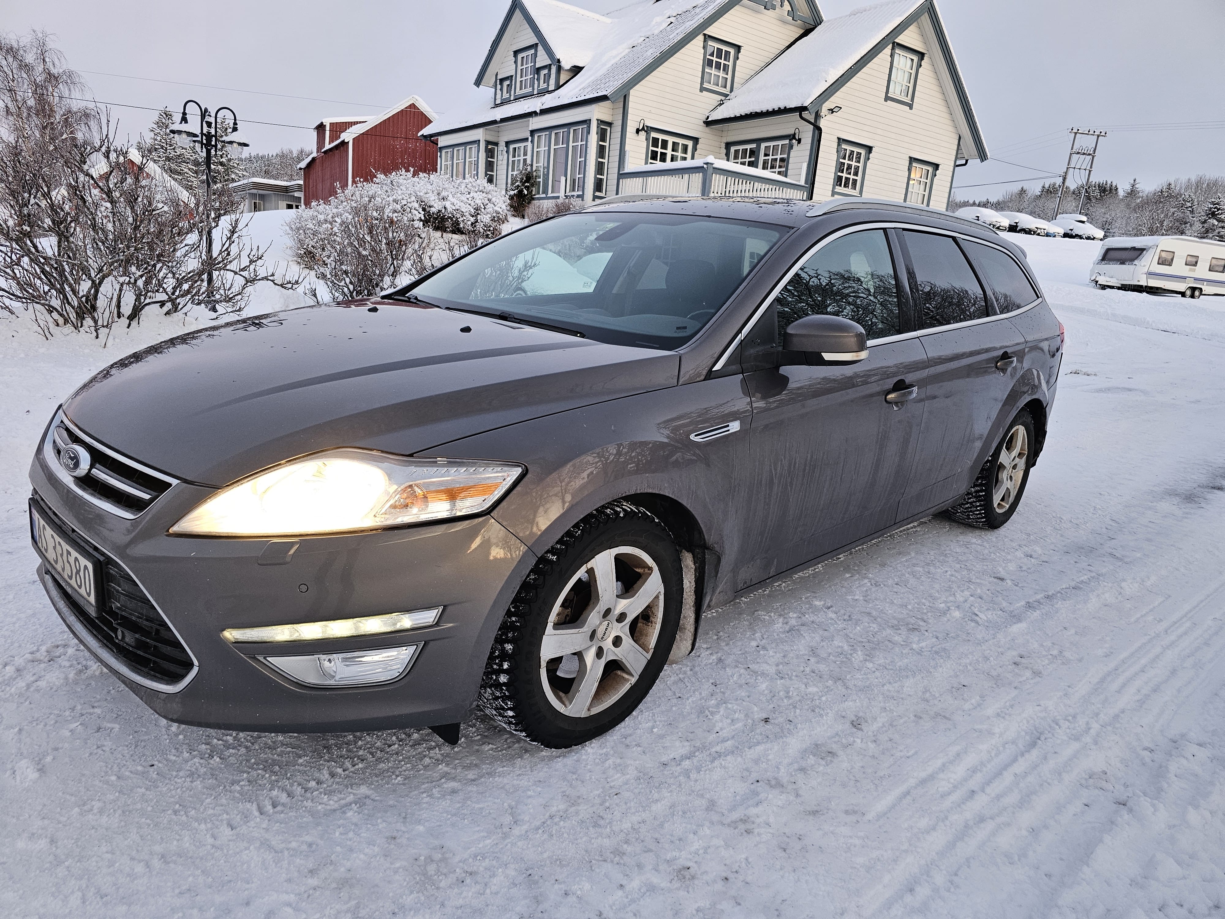 Ford Mondeo SW med Vinterdekk