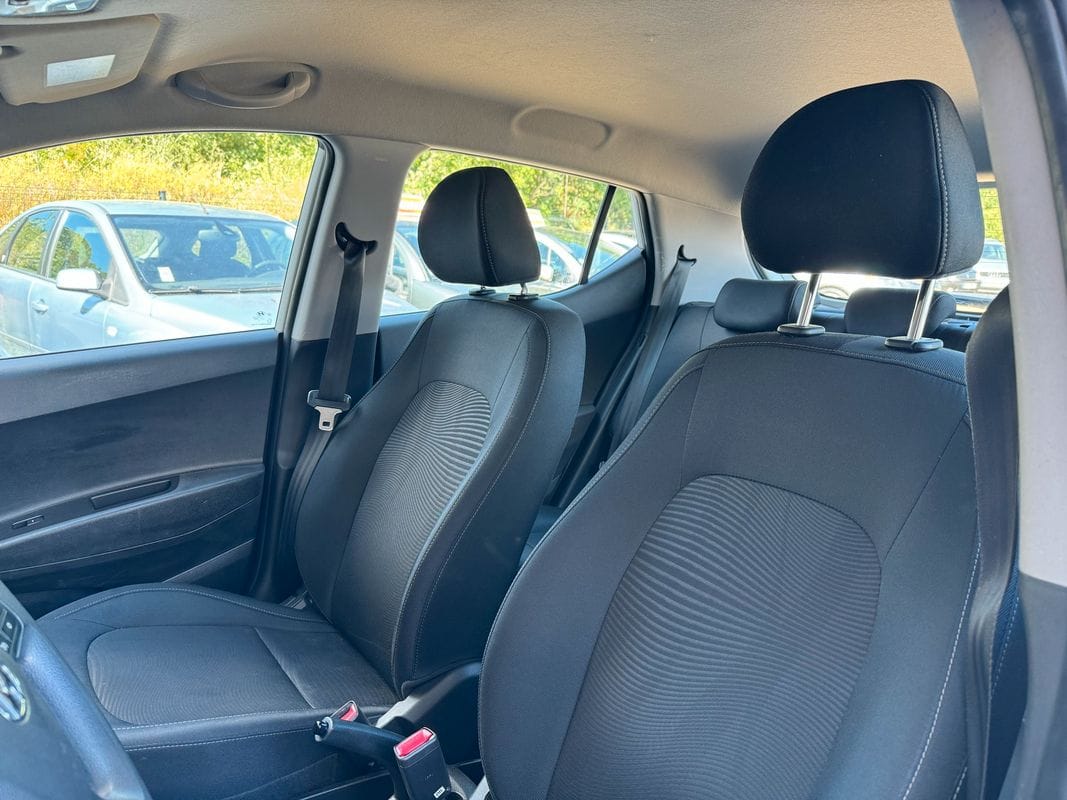 Hyundai i10 avec Siège bébé