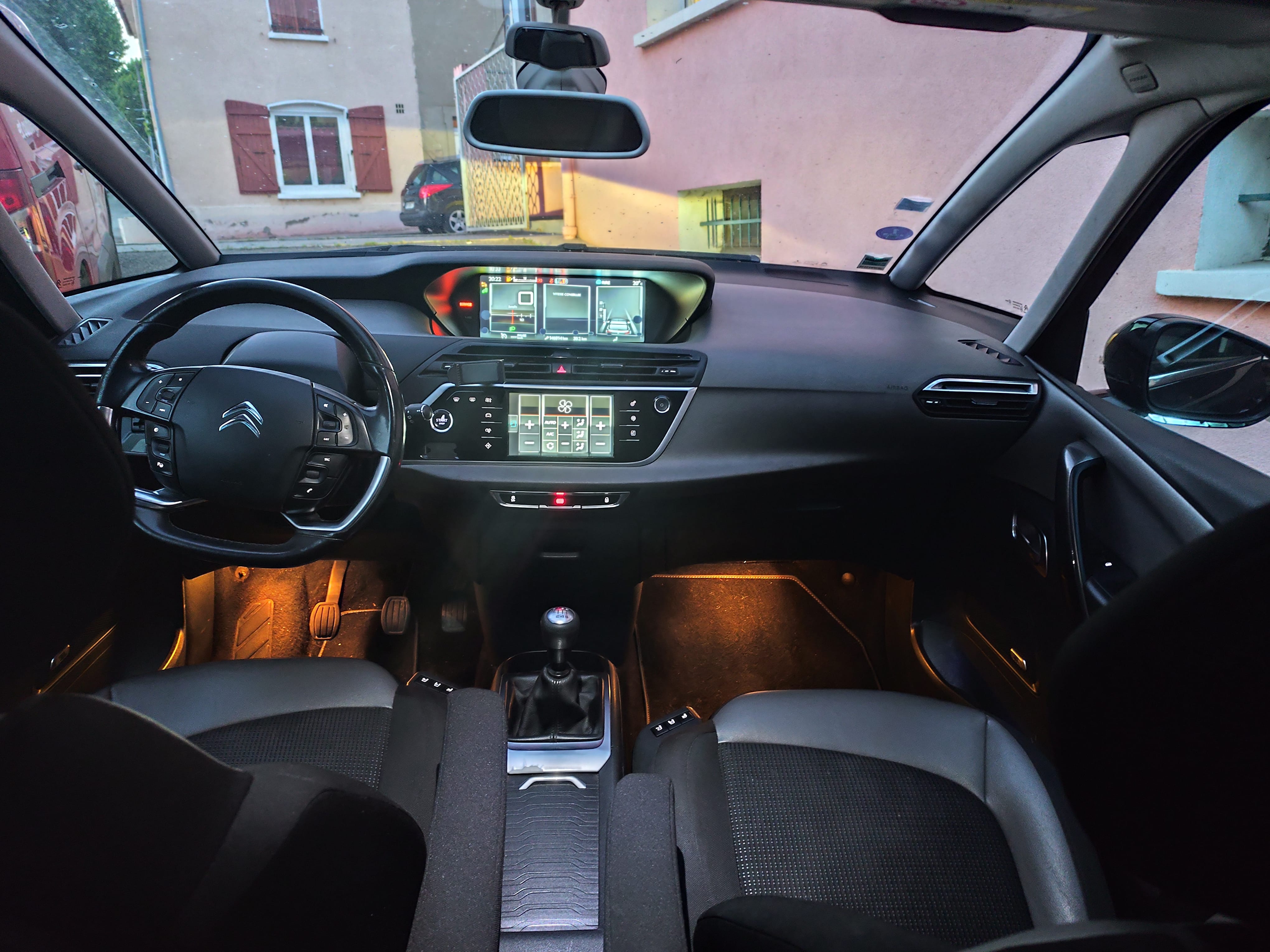 Citroen C4 Picasso avec GPS