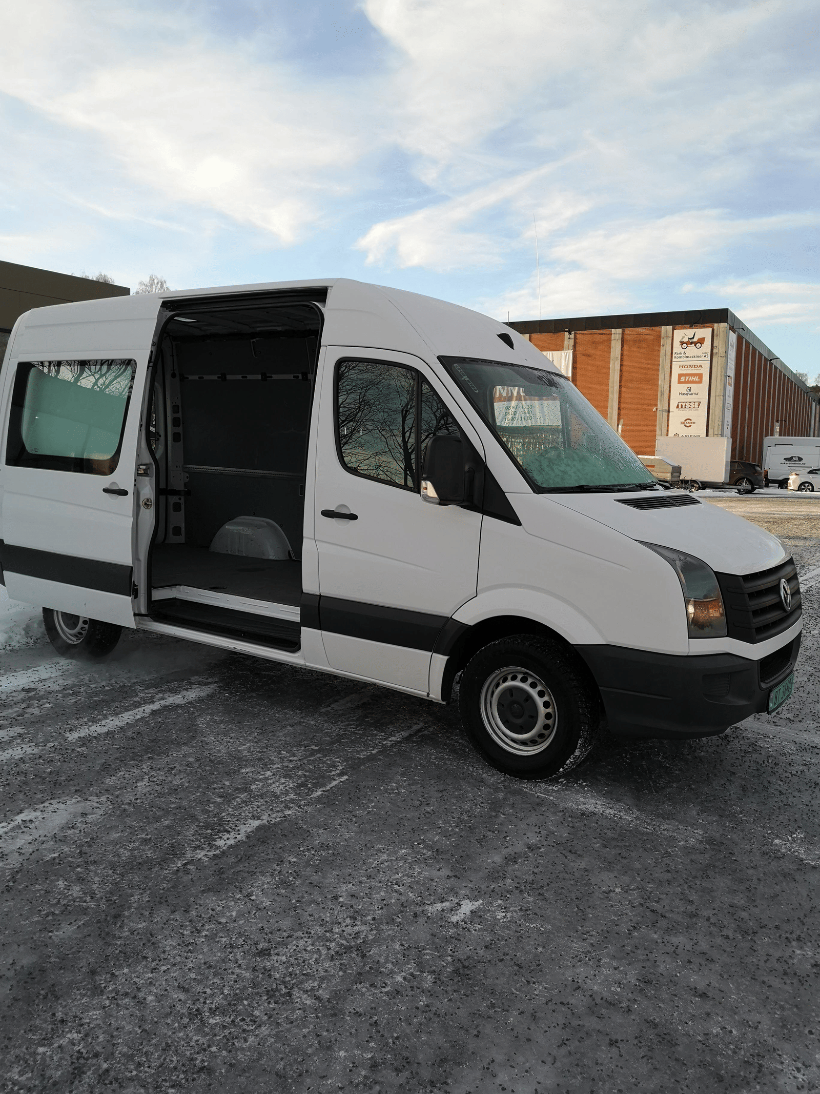 Volkswagen Crafter with Hitch