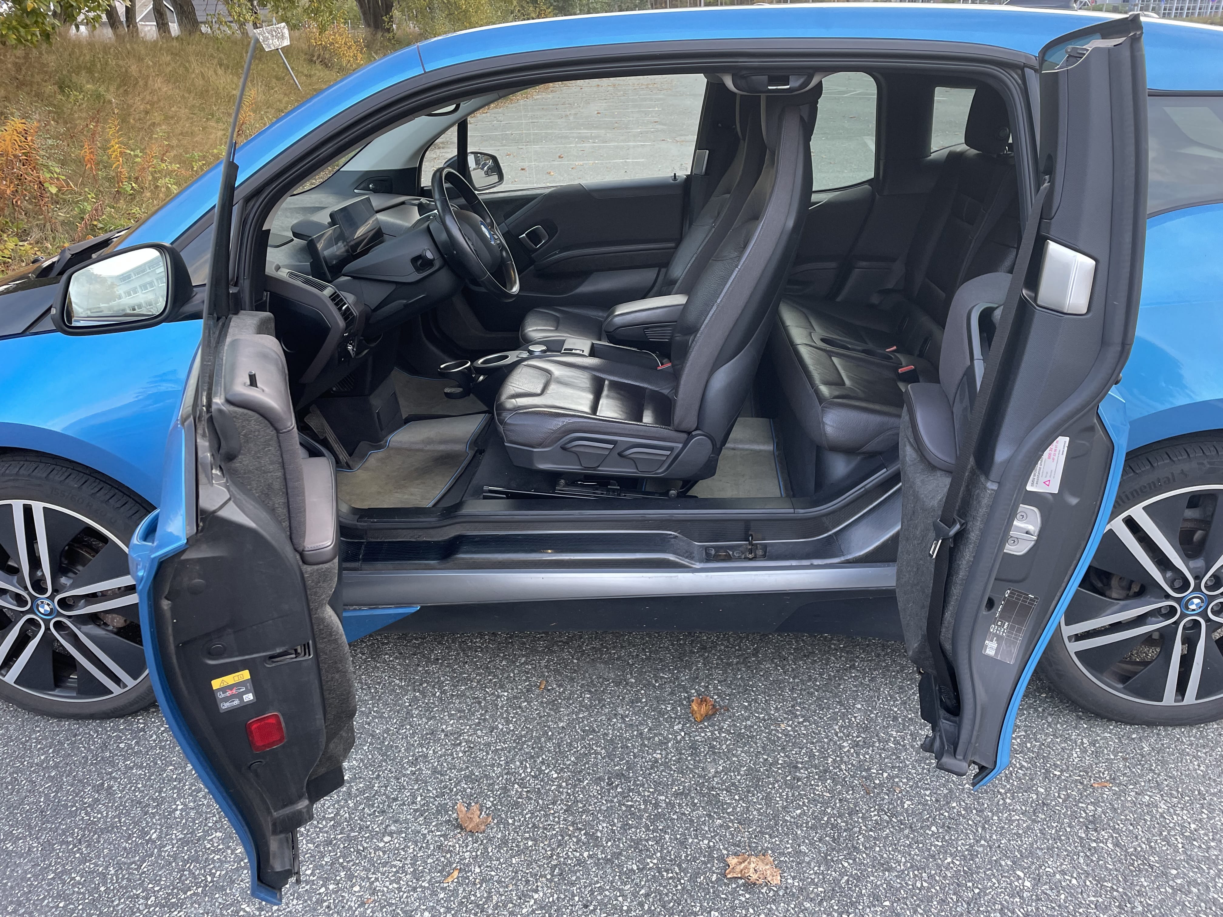 BMW i3 Elbil with Bluetooth audio