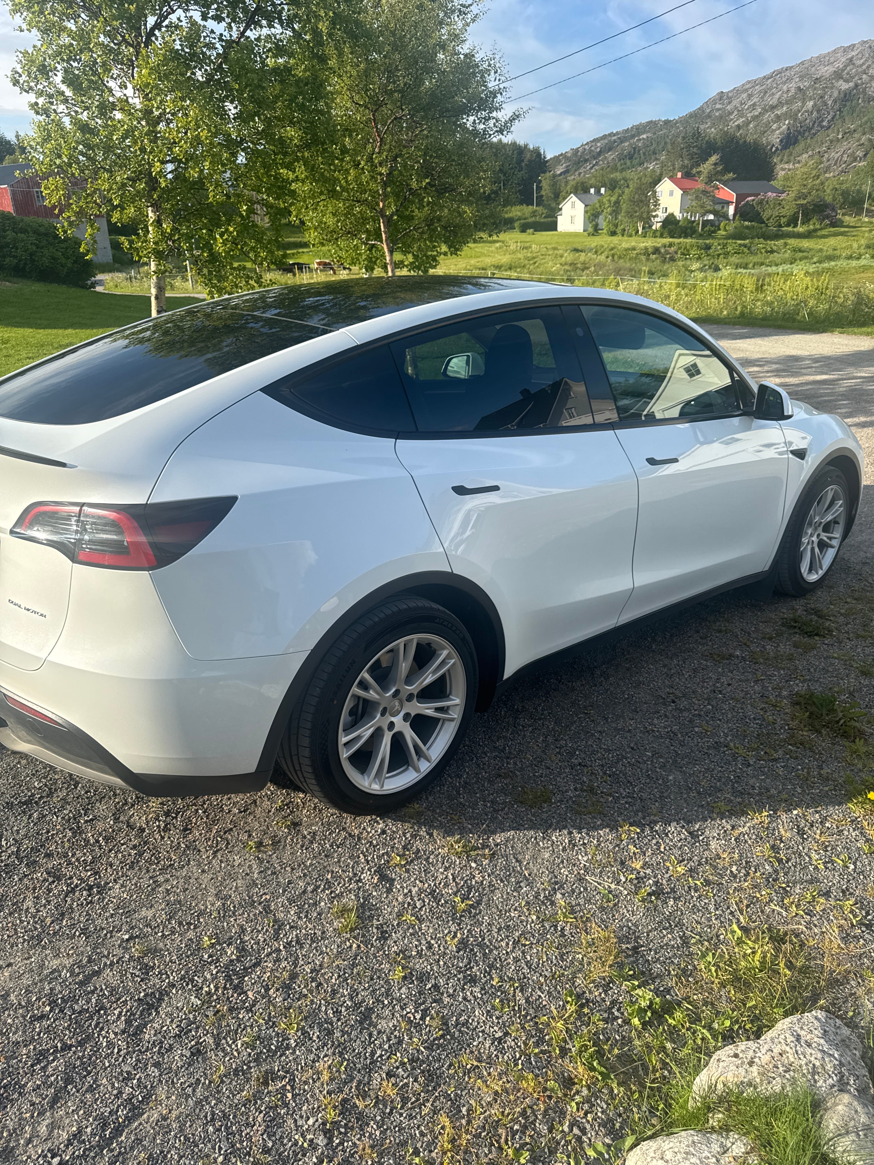 Tesla Model Y Long Range med Aircondition