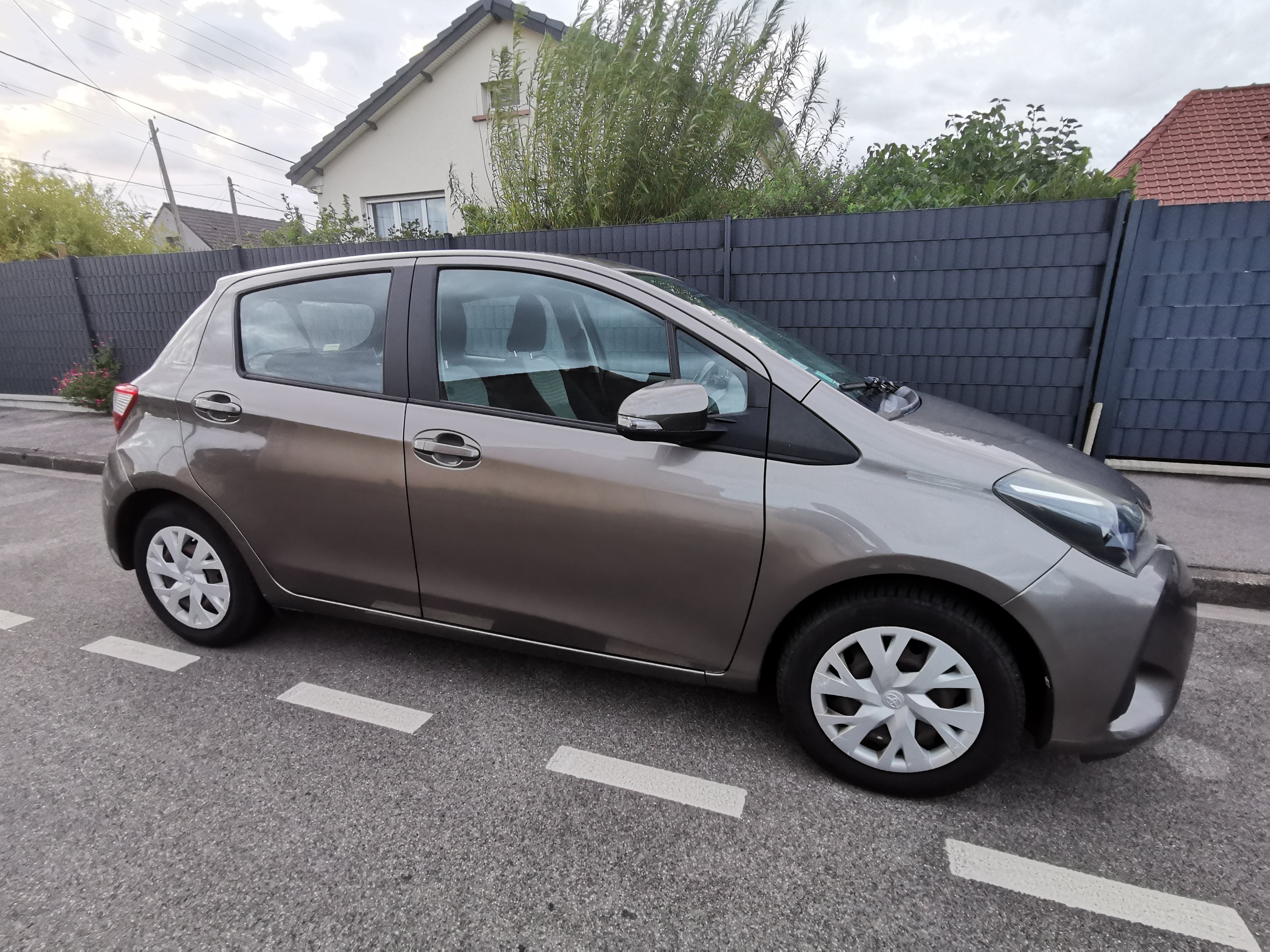 Toyota Yaris 1.0 Essence, 2017, Essence 95