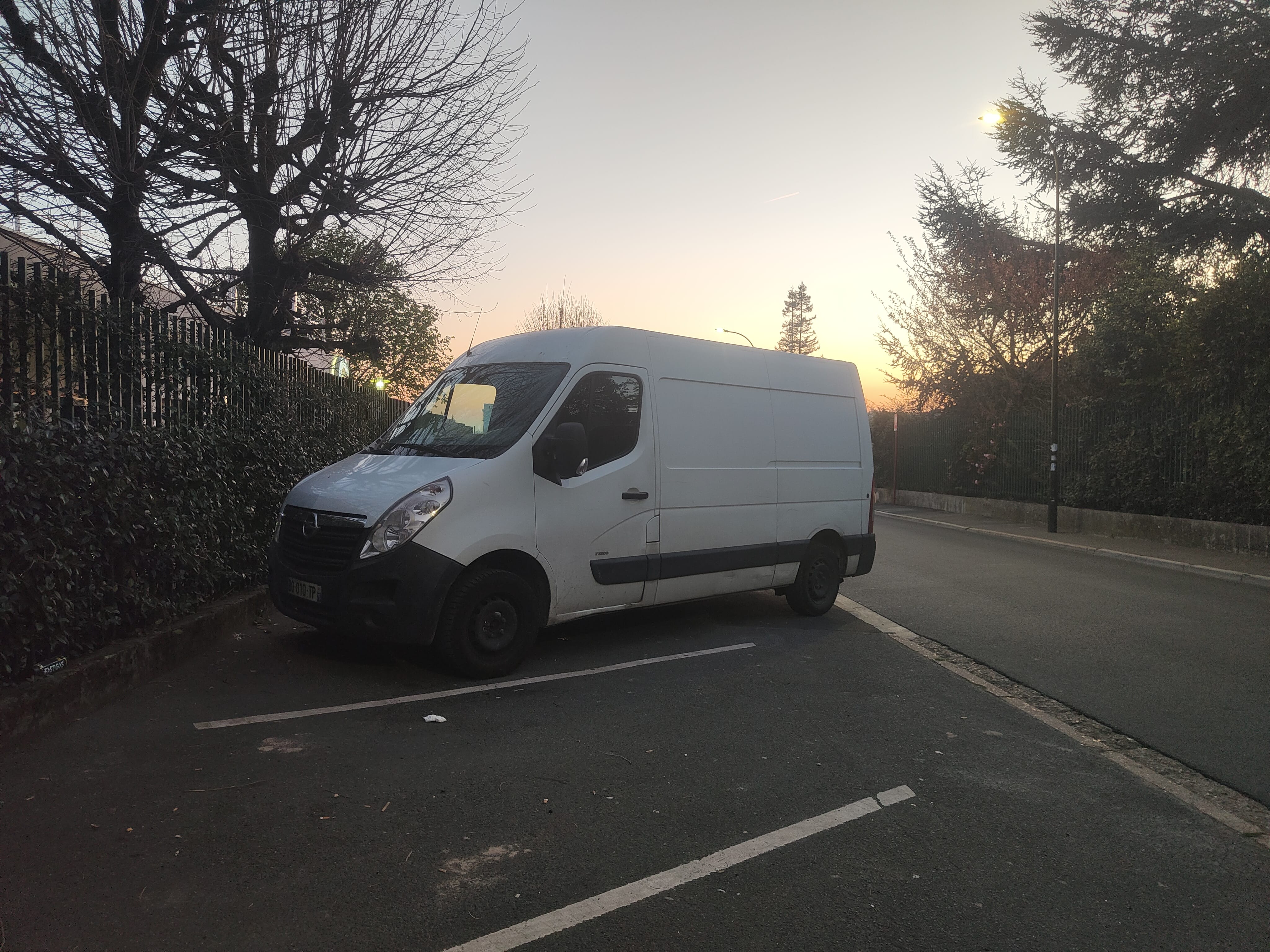 Opel Movano 12M3 Grand Volume + Diable avec Entrée audio / iPod